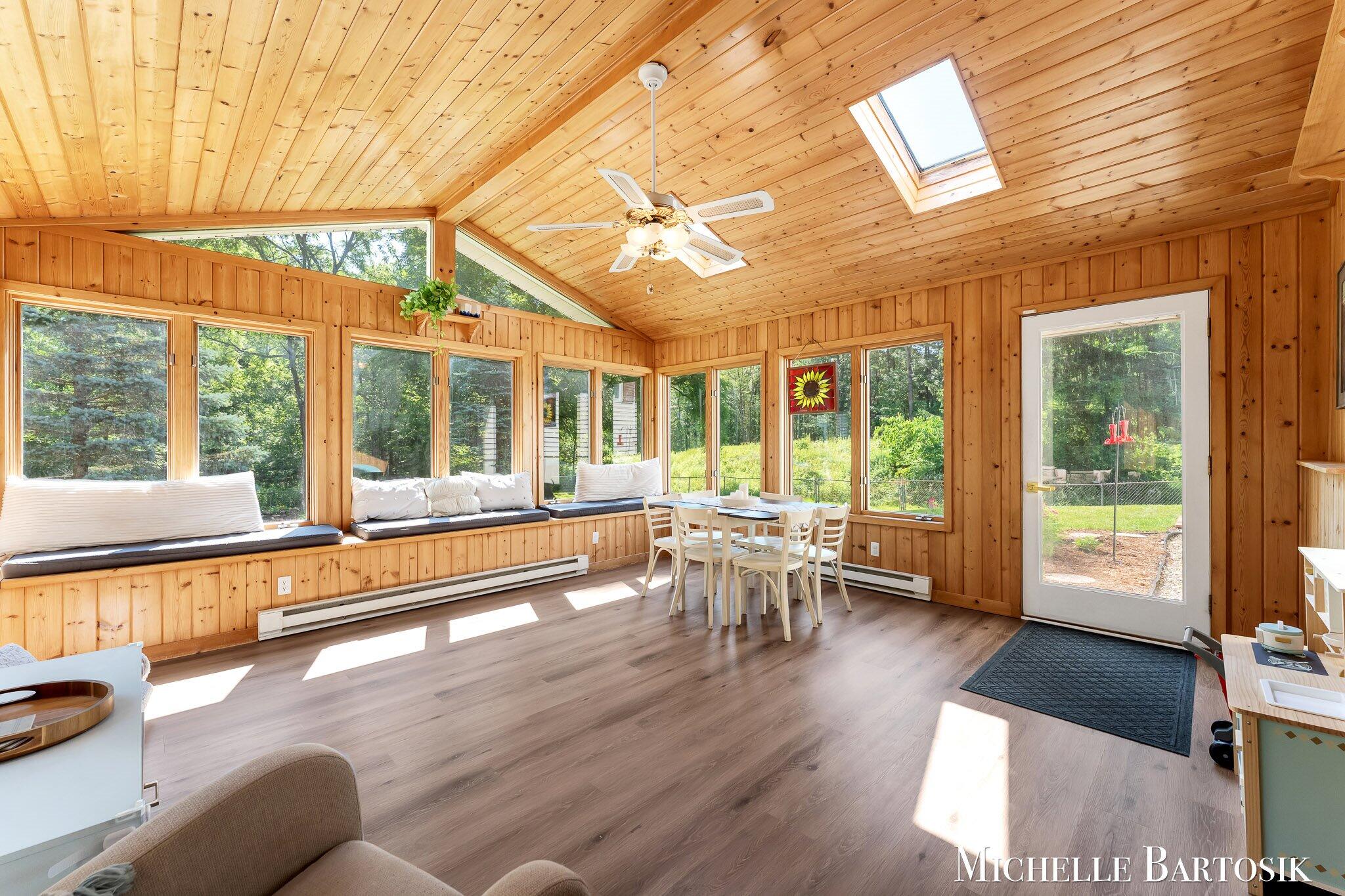 3990 Grand River Drive NE Grand Rapids MI 49525
