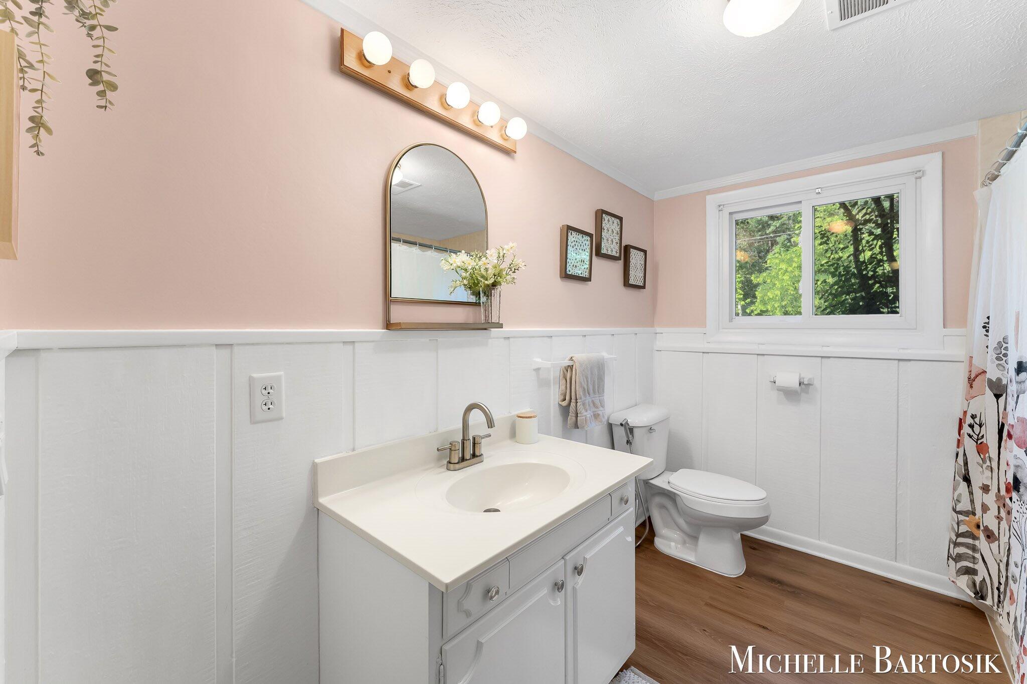 3990 Grand River Drive NE Grand Rapids MI 49525