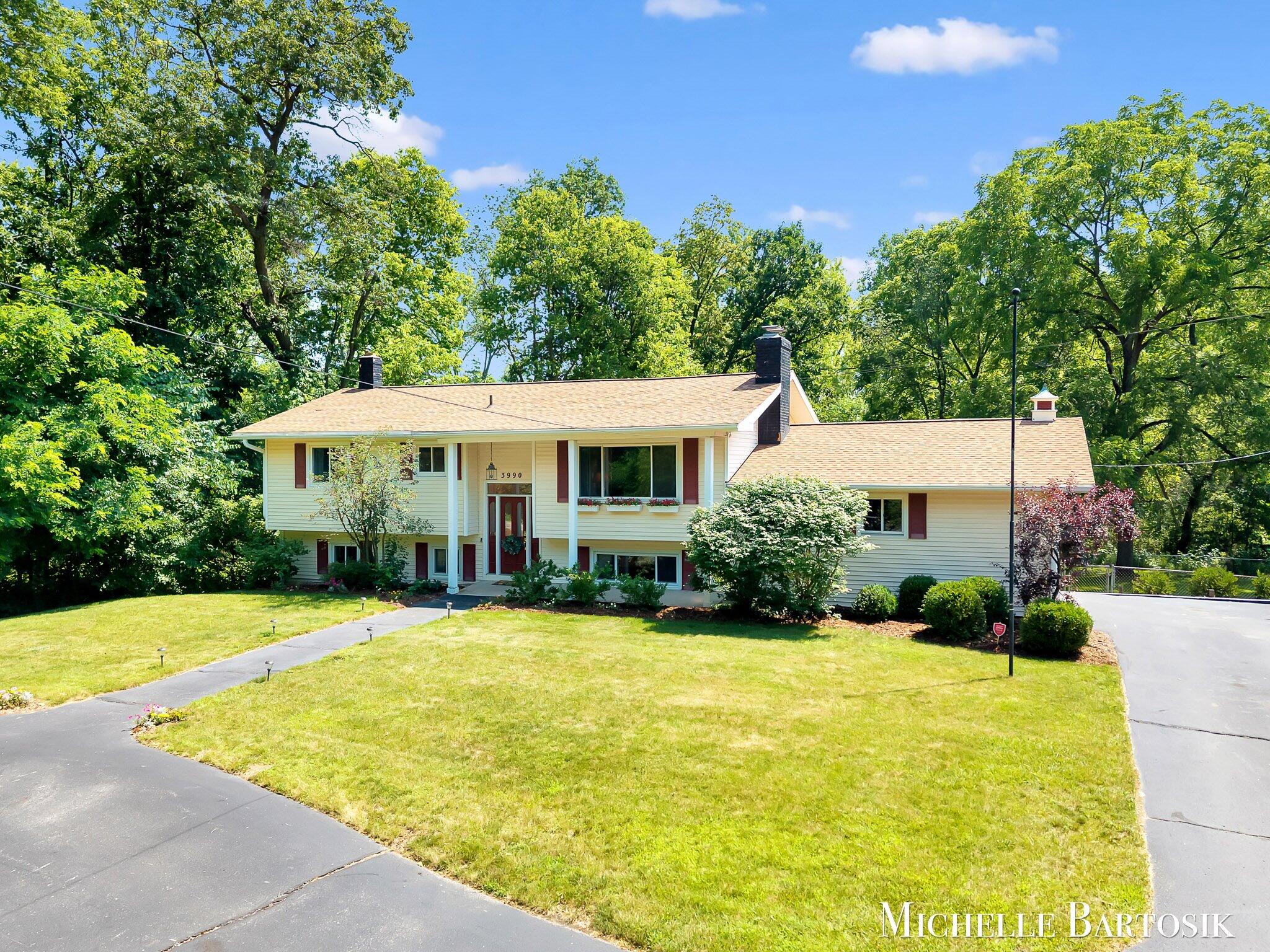 3990 Grand River Drive NE Grand Rapids MI 49525