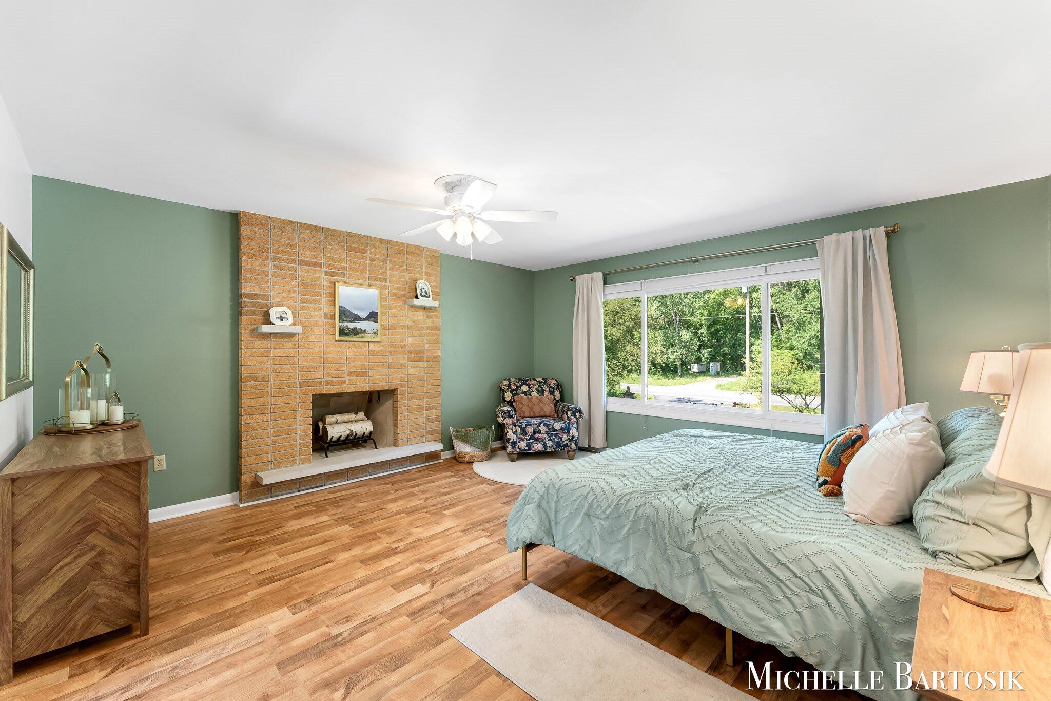3990 Grand River Drive NE Grand Rapids MI 49525