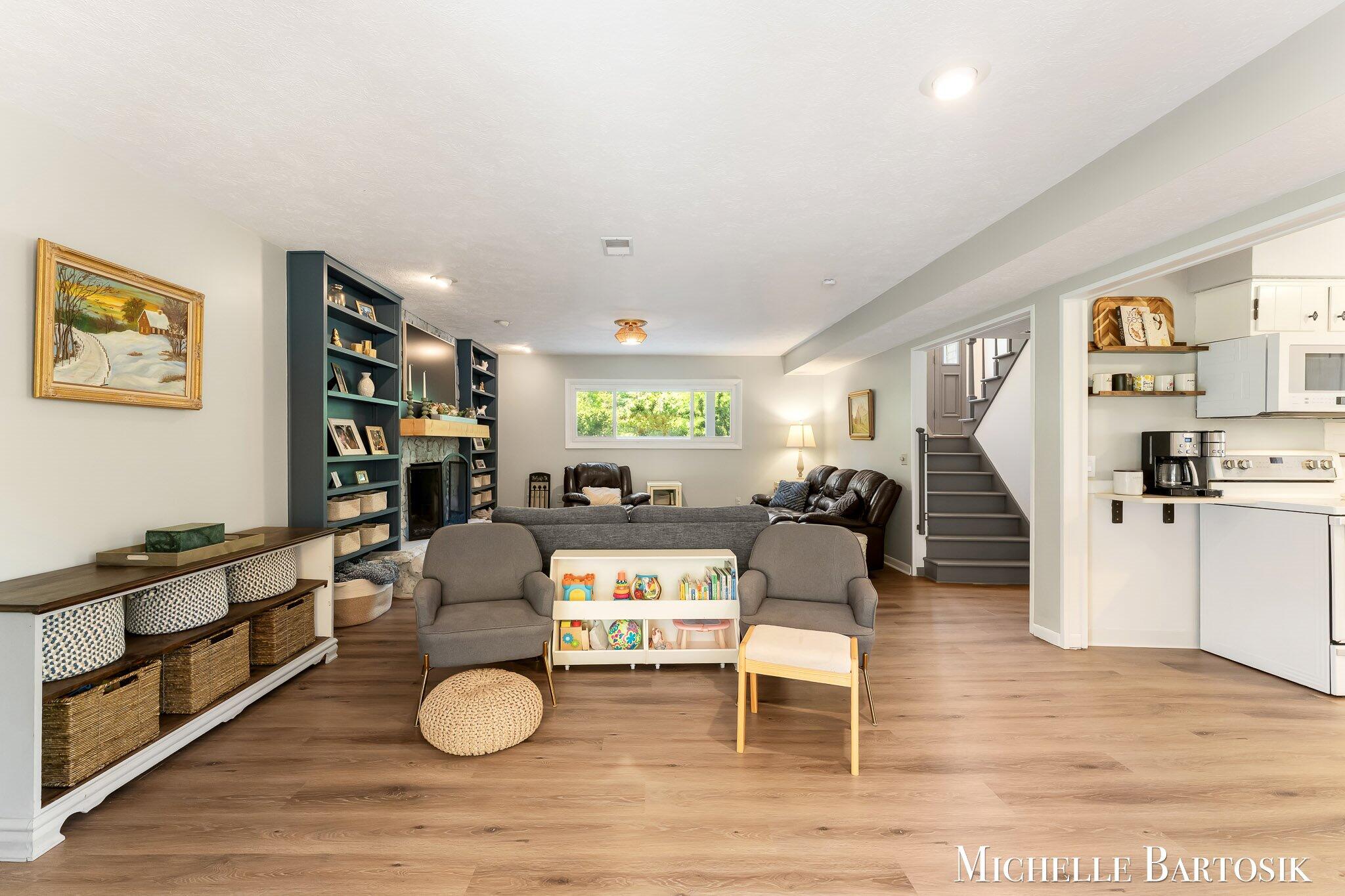 3990 Grand River Drive NE Grand Rapids MI 49525