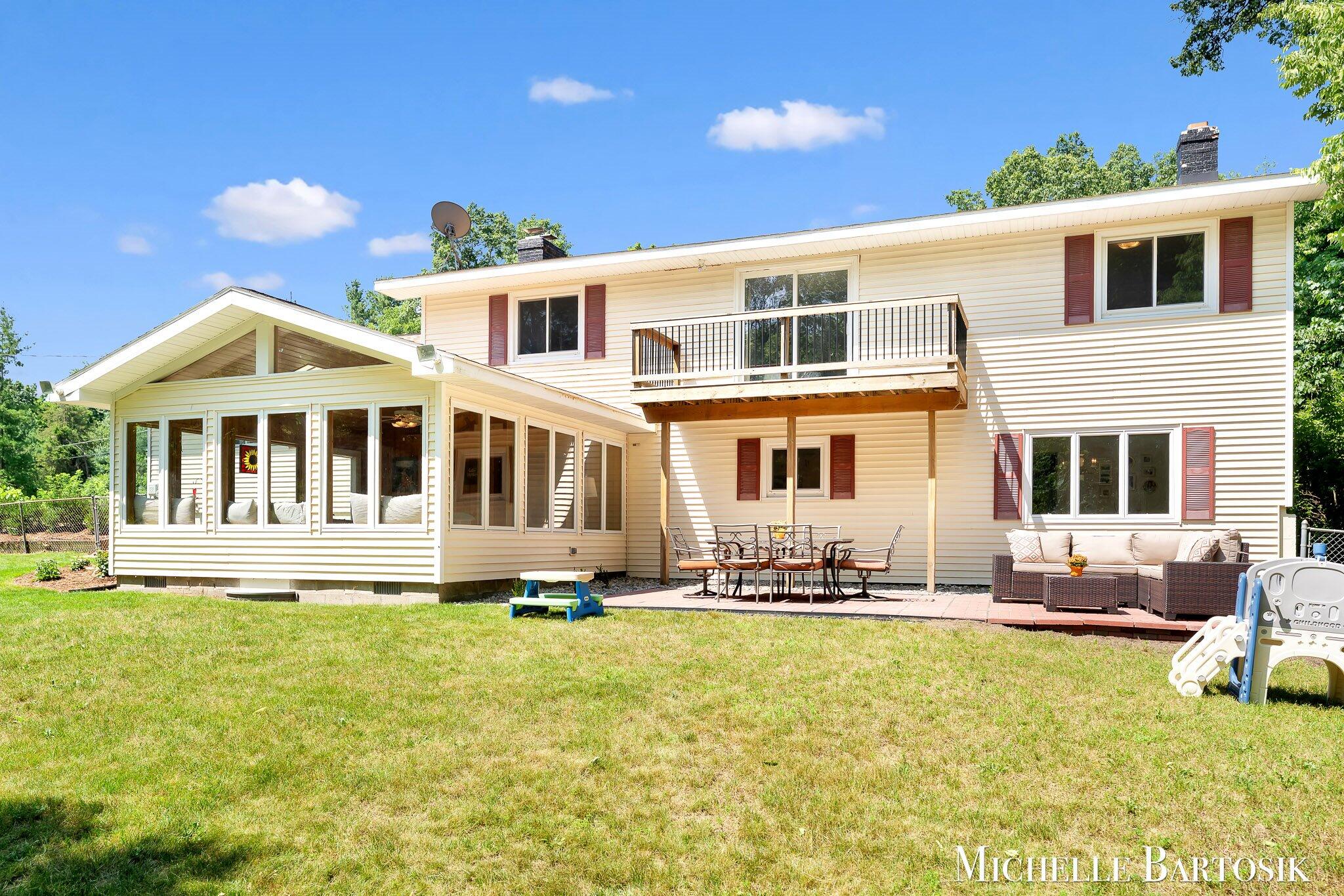 3990 Grand River Drive NE Grand Rapids MI 49525