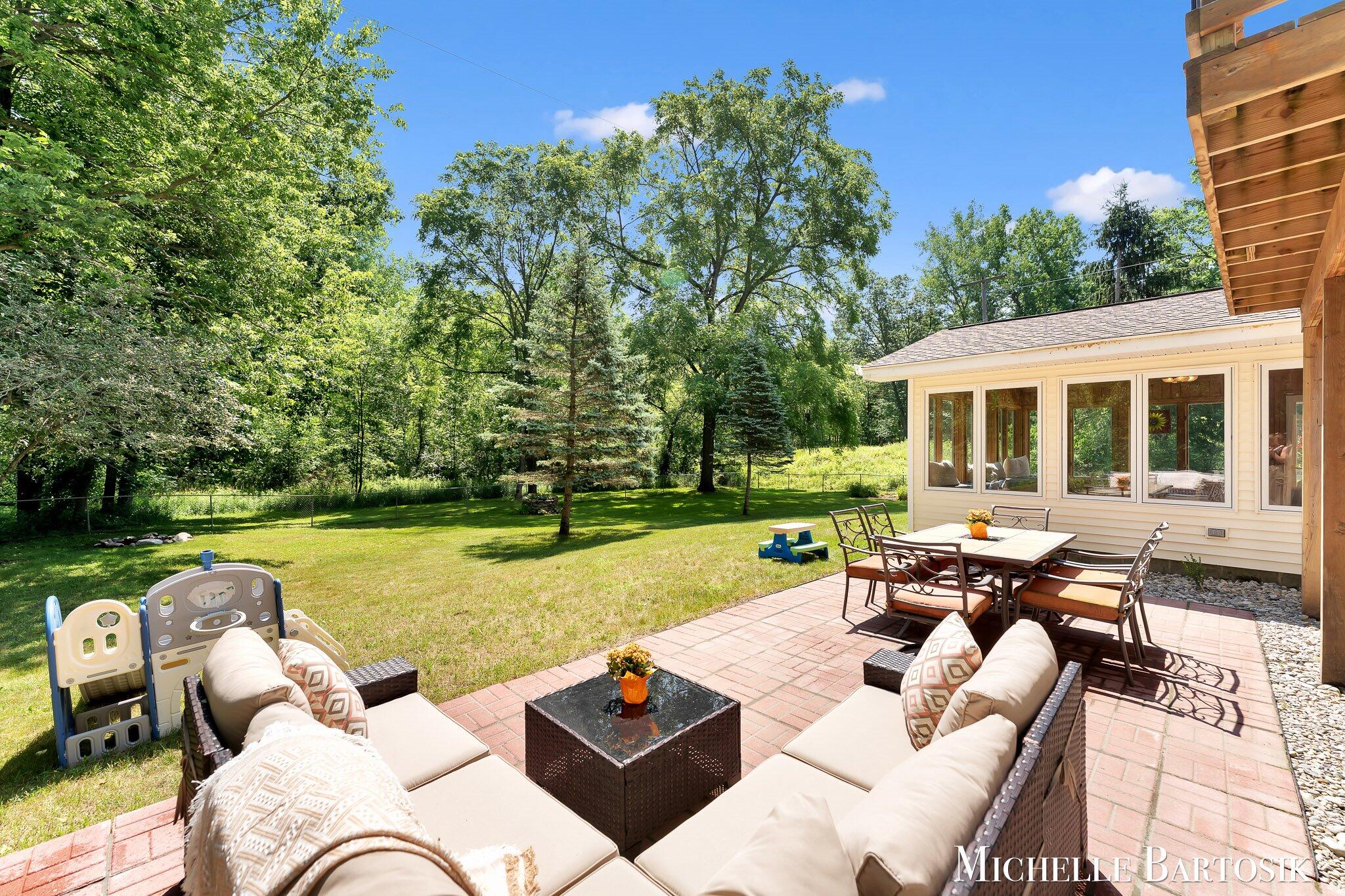 3990 Grand River Drive NE Grand Rapids MI 49525