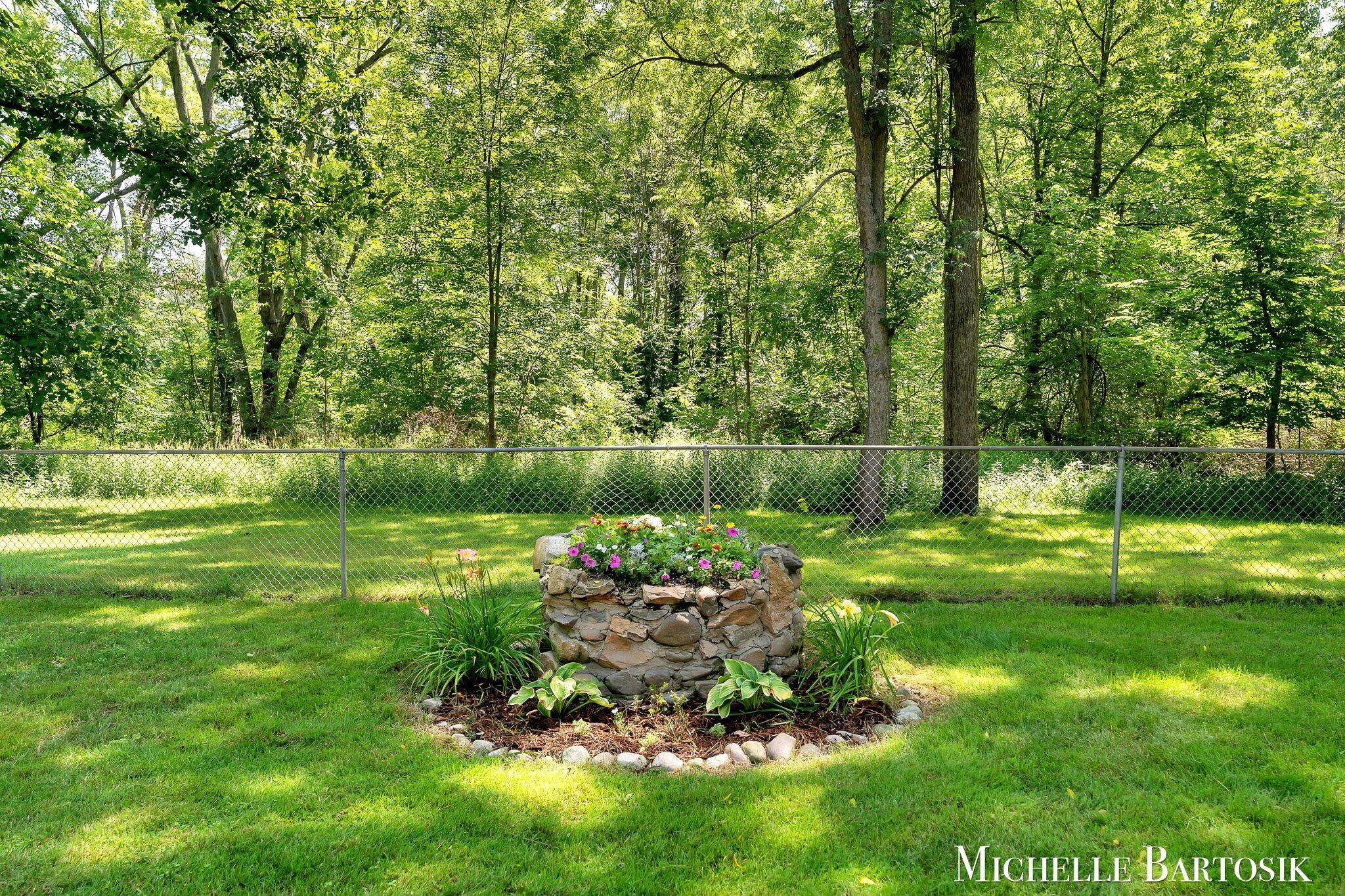 3990 Grand River Drive NE Grand Rapids MI 49525