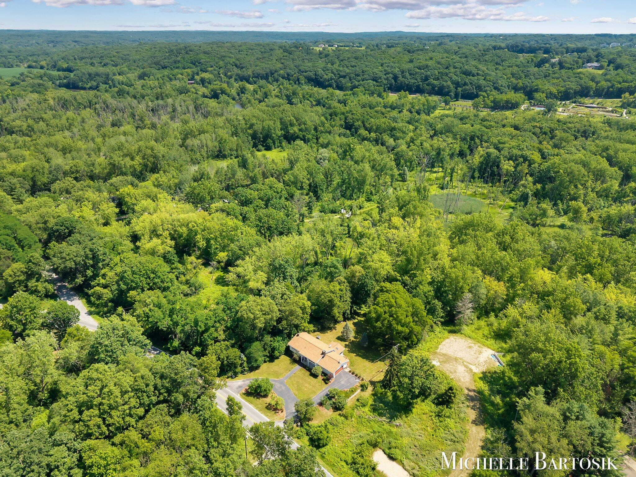 3990 Grand River Drive NE Grand Rapids MI 49525