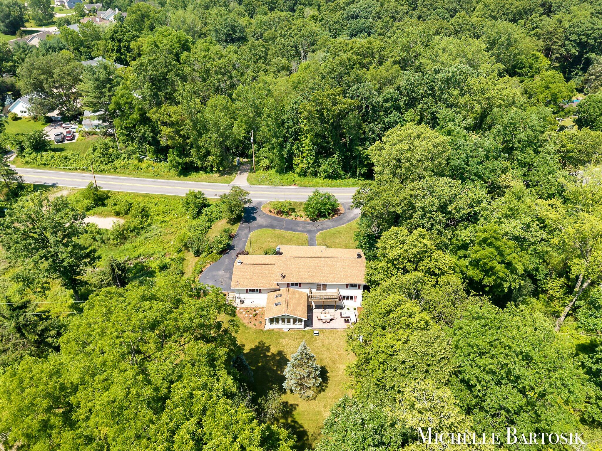 3990 Grand River Drive NE Grand Rapids MI 49525