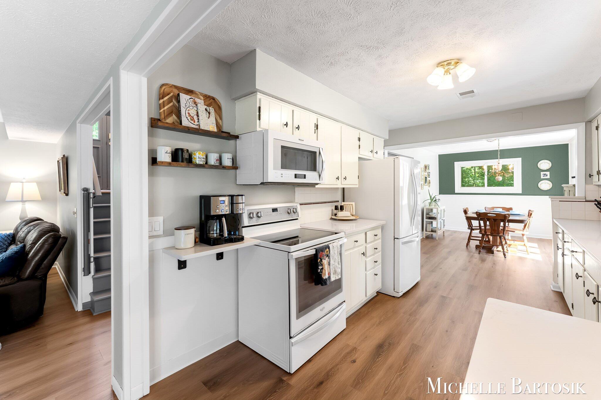 3990 Grand River Drive NE Grand Rapids MI 49525