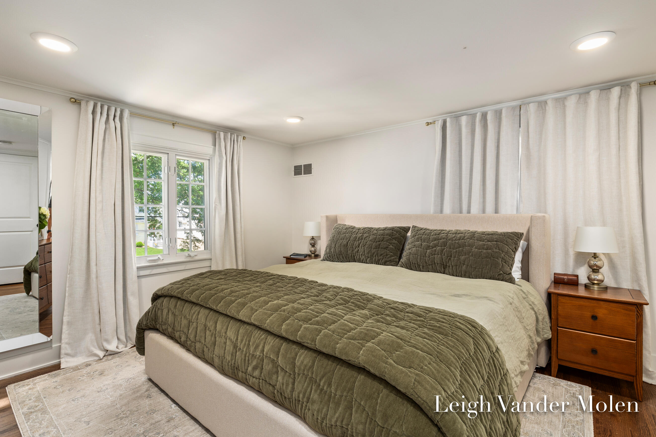 964 Lakeside Drive SE East Grand Rapids MI 49506