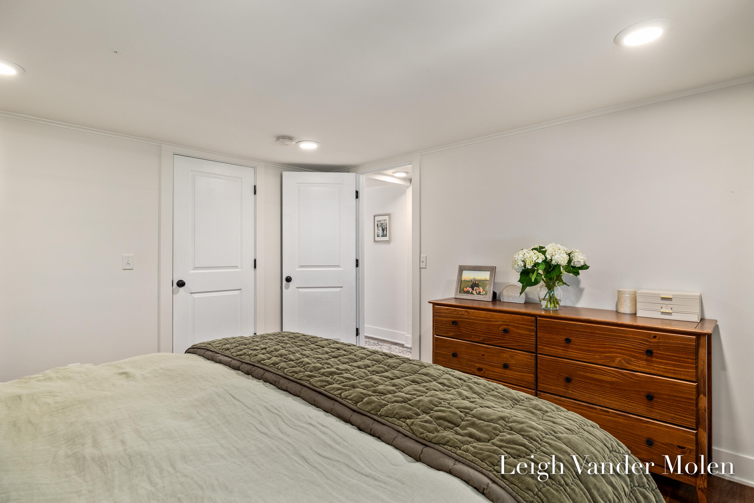 964 Lakeside Drive SE East Grand Rapids MI 49506