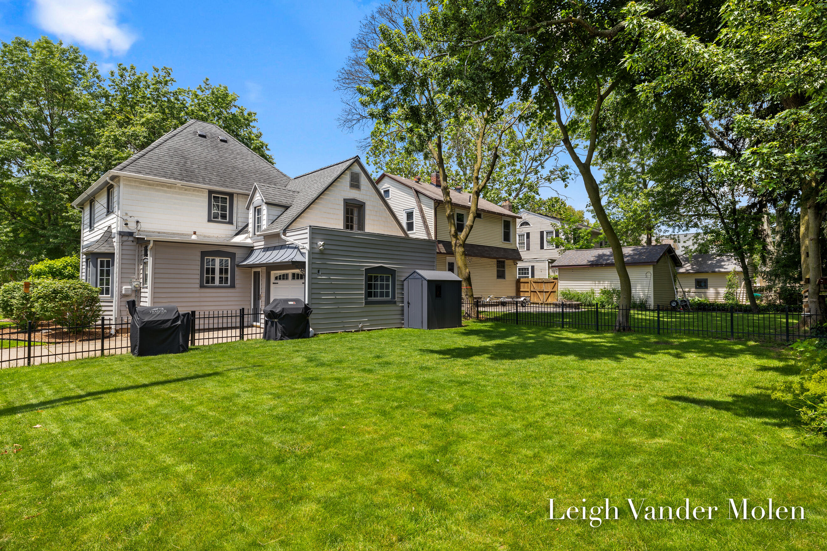964 Lakeside Drive SE East Grand Rapids MI 49506