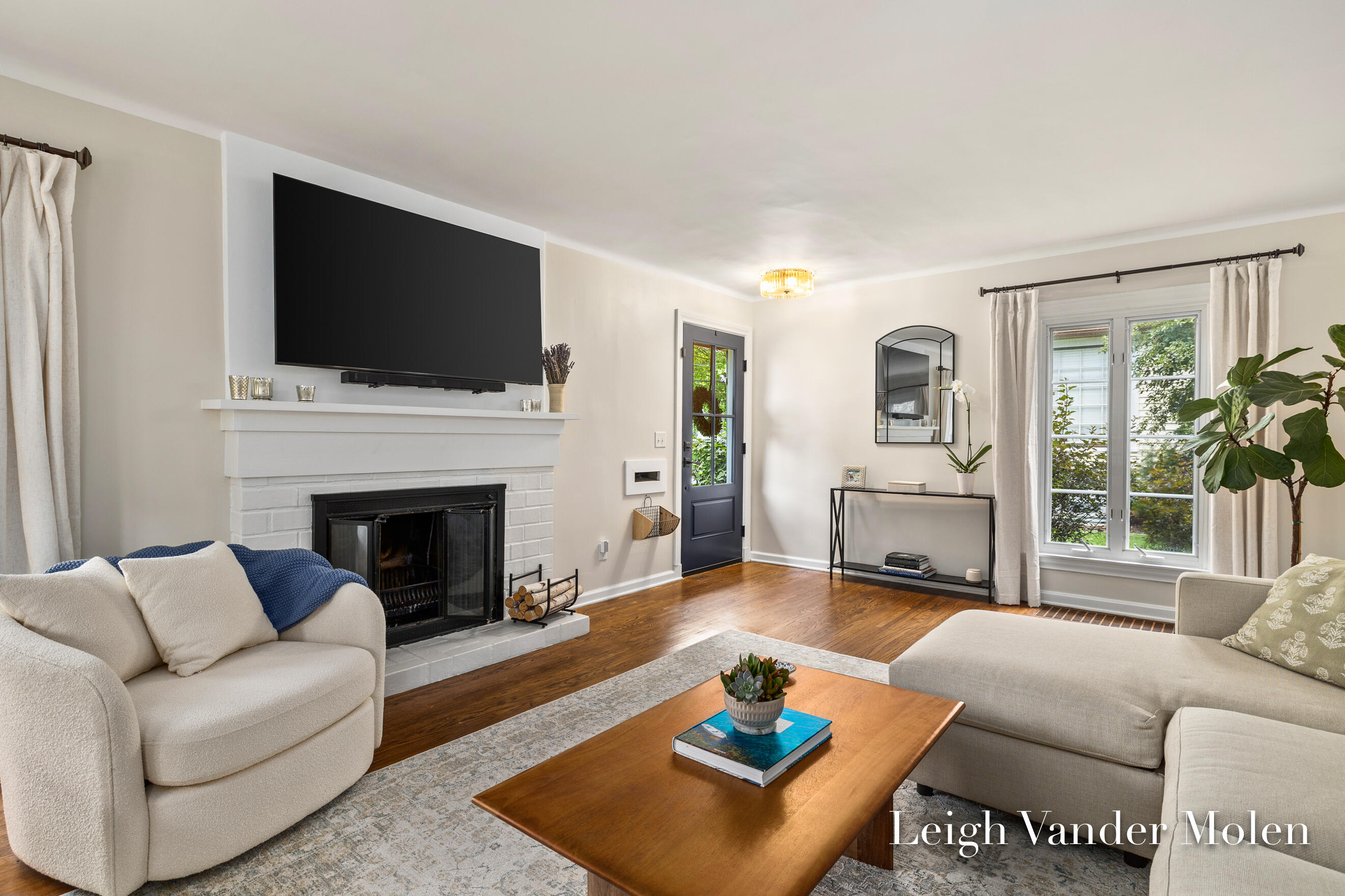 964 Lakeside Drive SE East Grand Rapids MI 49506