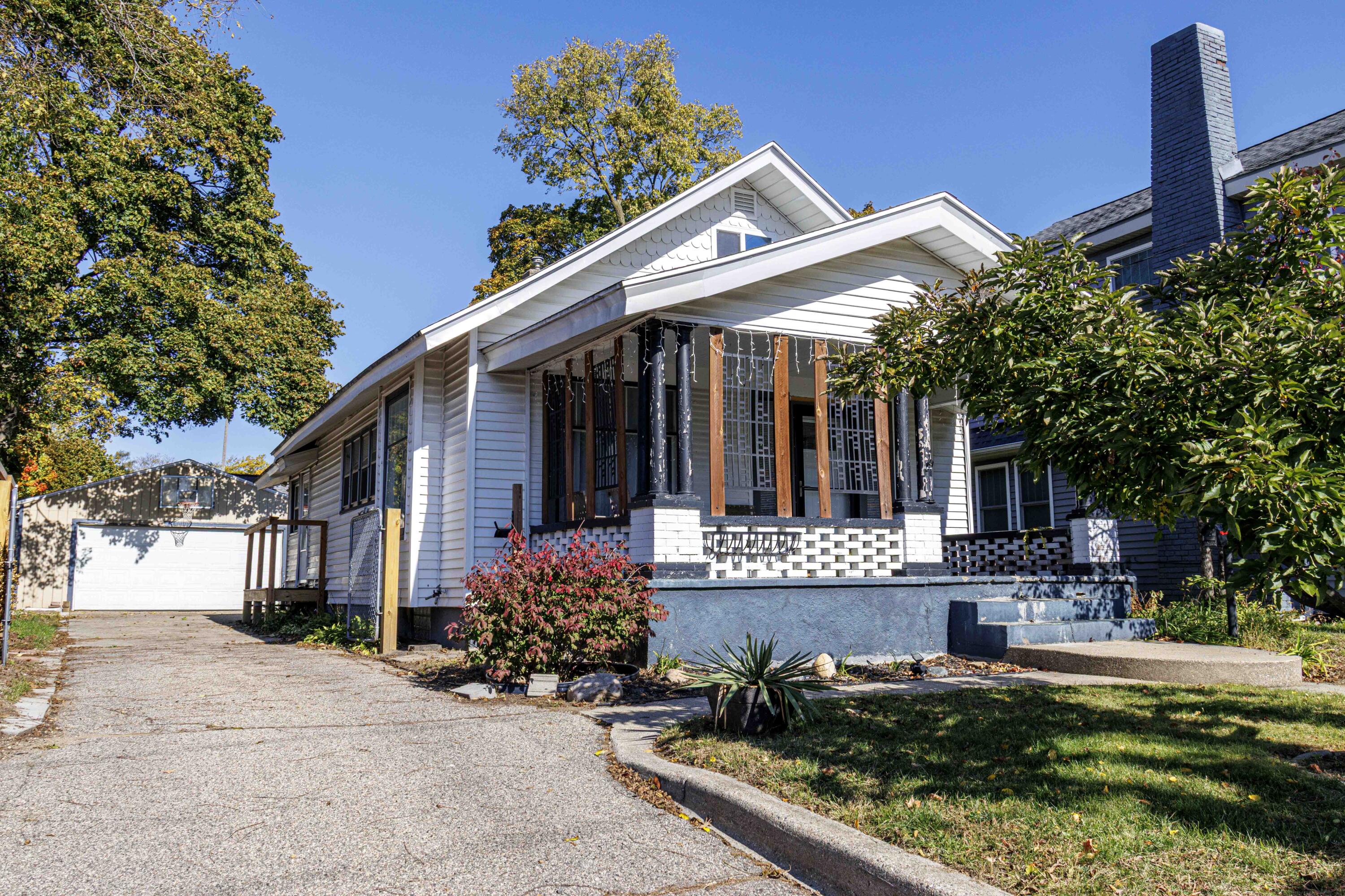 811 Ardmore Street SE Grand Rapids MI 49507