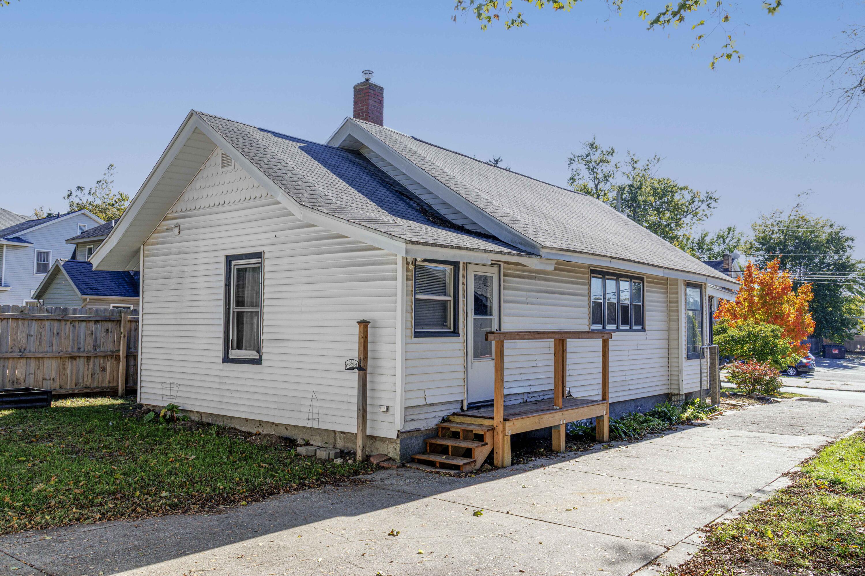 811 Ardmore Street SE Grand Rapids MI 49507