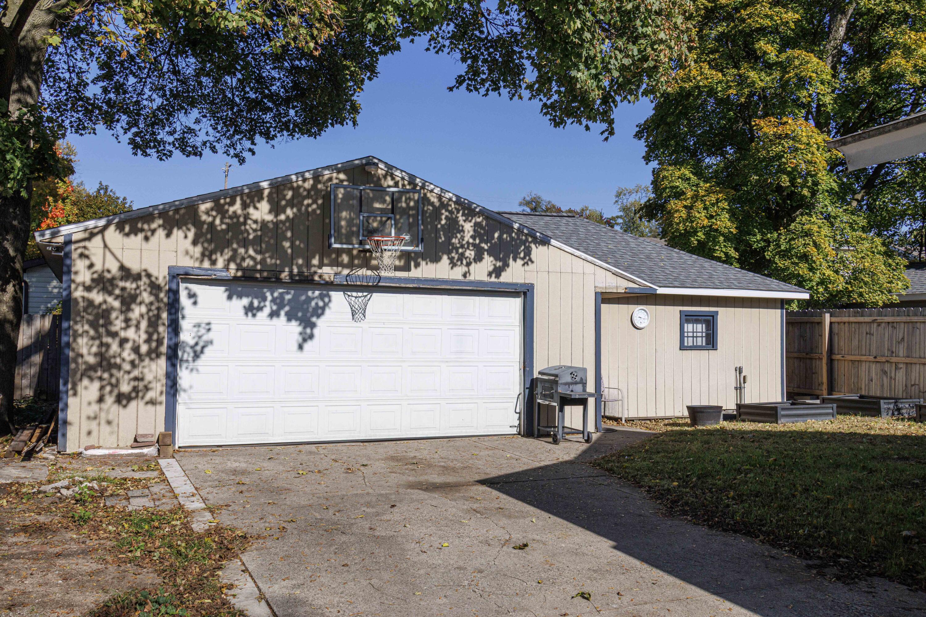 811 Ardmore Street SE Grand Rapids MI 49507