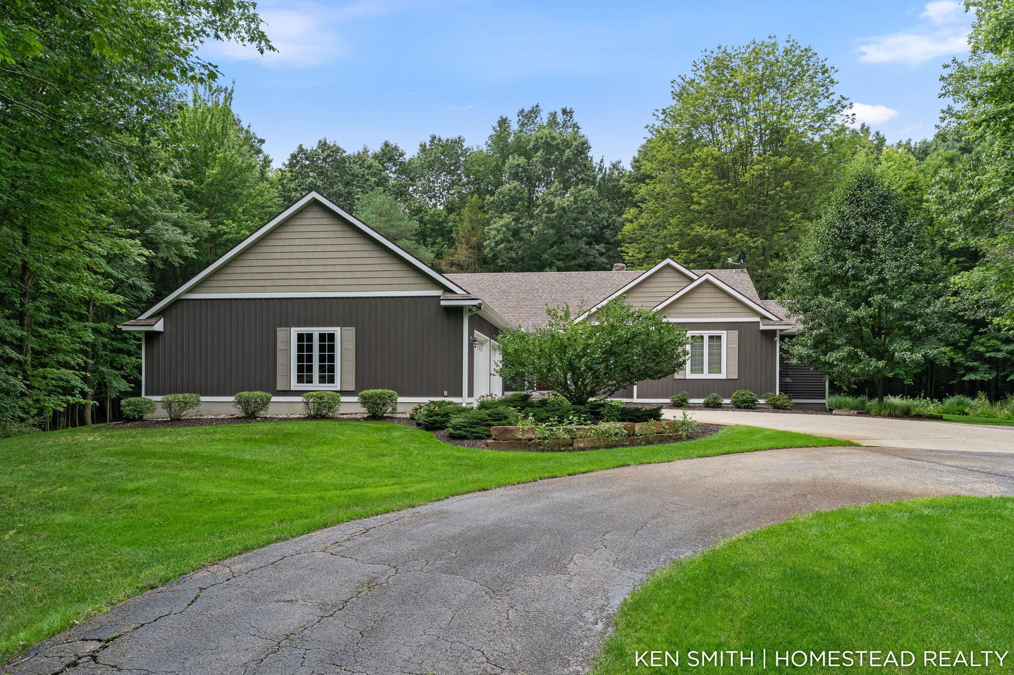 1876 Columbus Street Holland MI 49424