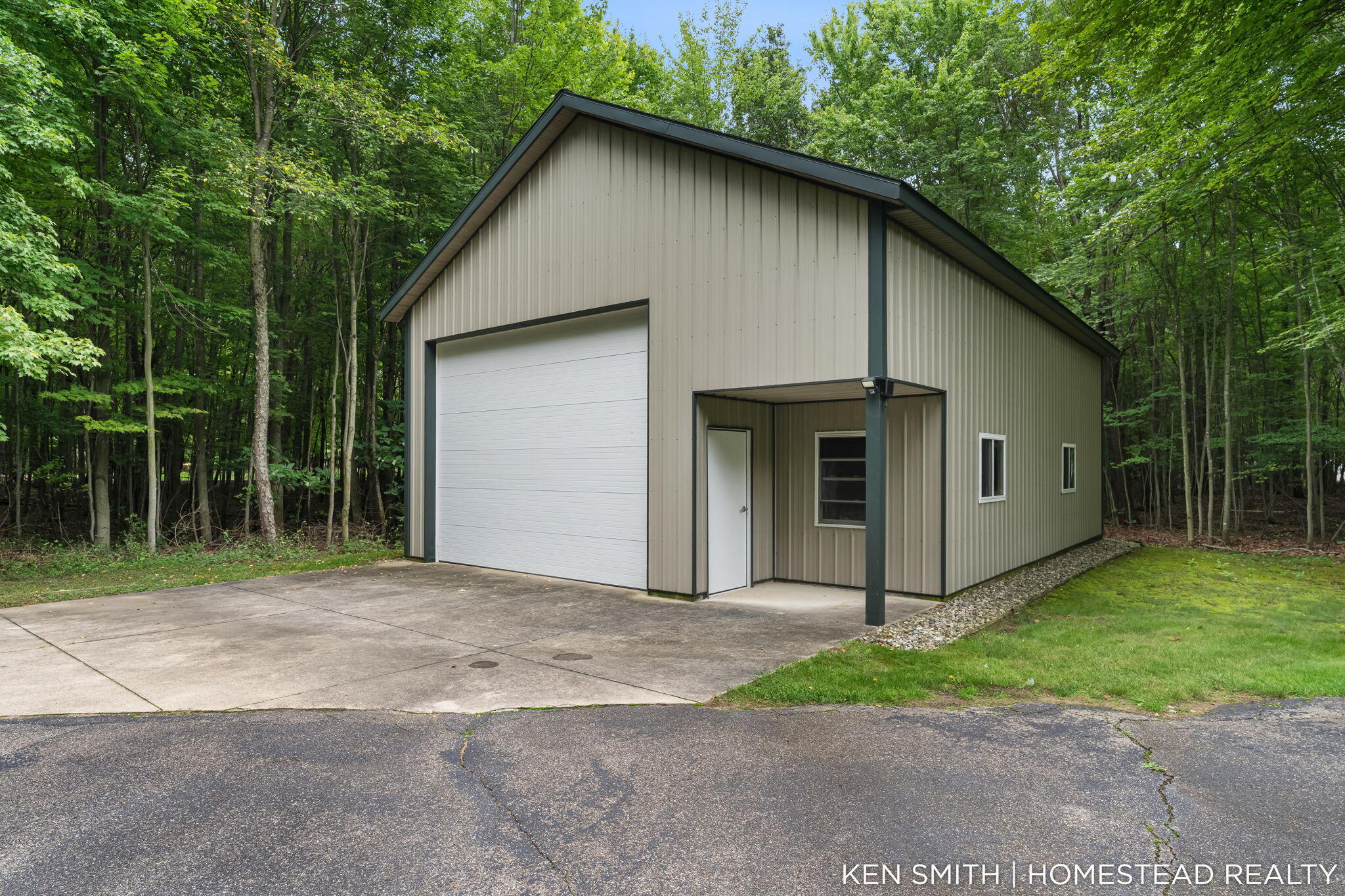 1876 Columbus Street Holland MI 49424