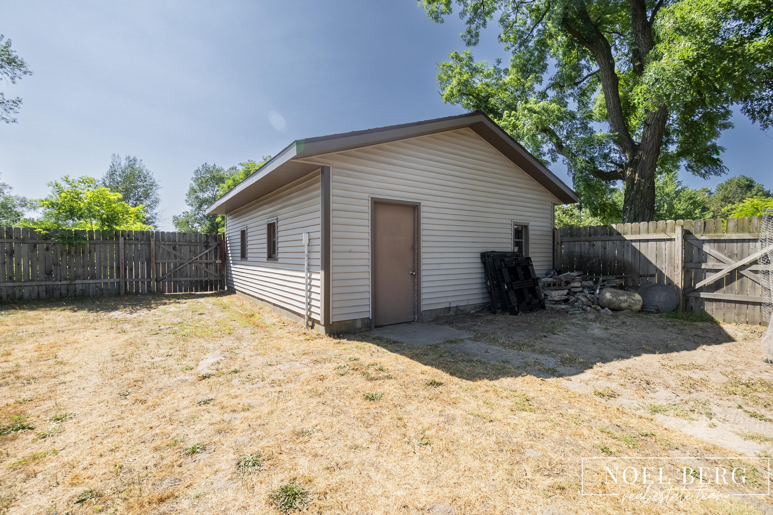 4147 S Brooks Road Muskegon MI 49444