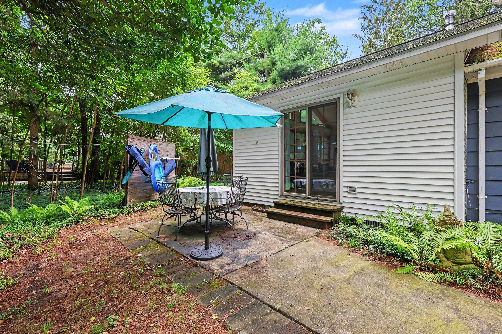 2145 Lakeshore Drive Fennville MI 49408