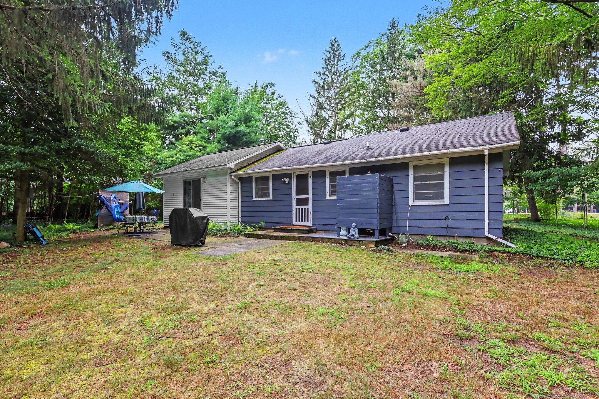 2145 Lakeshore Drive Fennville MI 49408