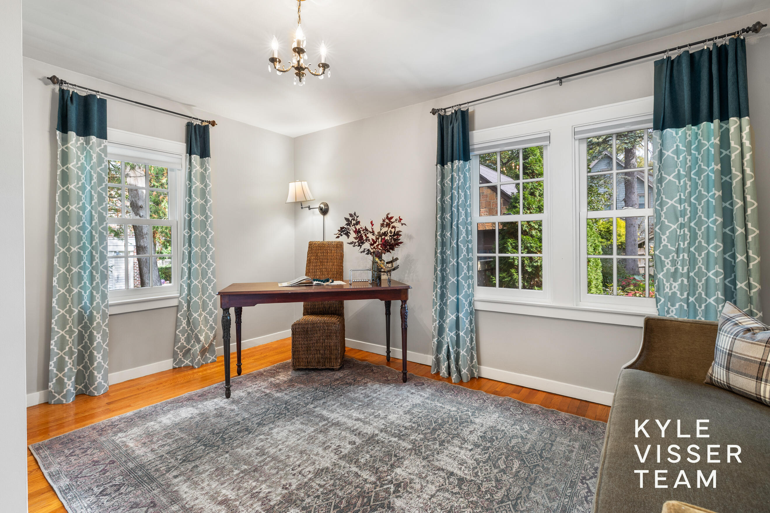 950 Pinecrest Avenue SE East Grand Rapids MI 49506