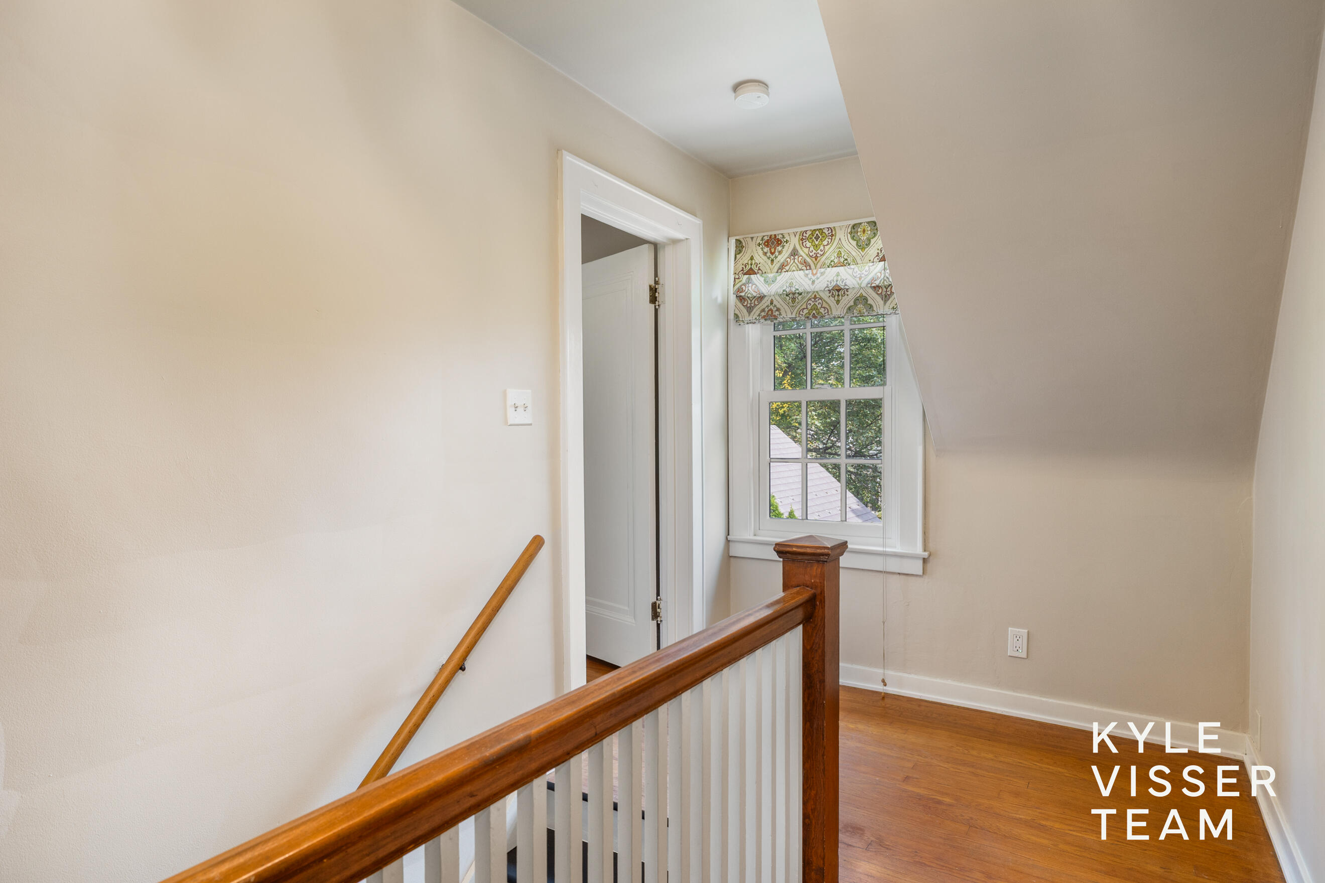 950 Pinecrest Avenue SE East Grand Rapids MI 49506