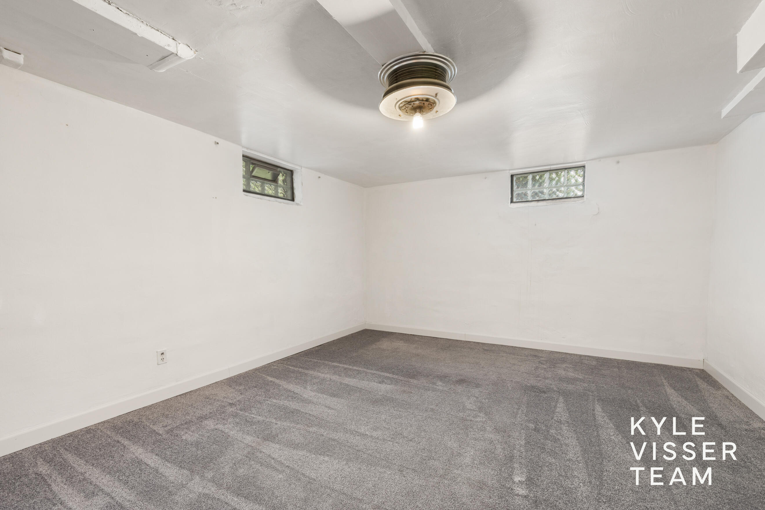 950 Pinecrest Avenue SE East Grand Rapids MI 49506