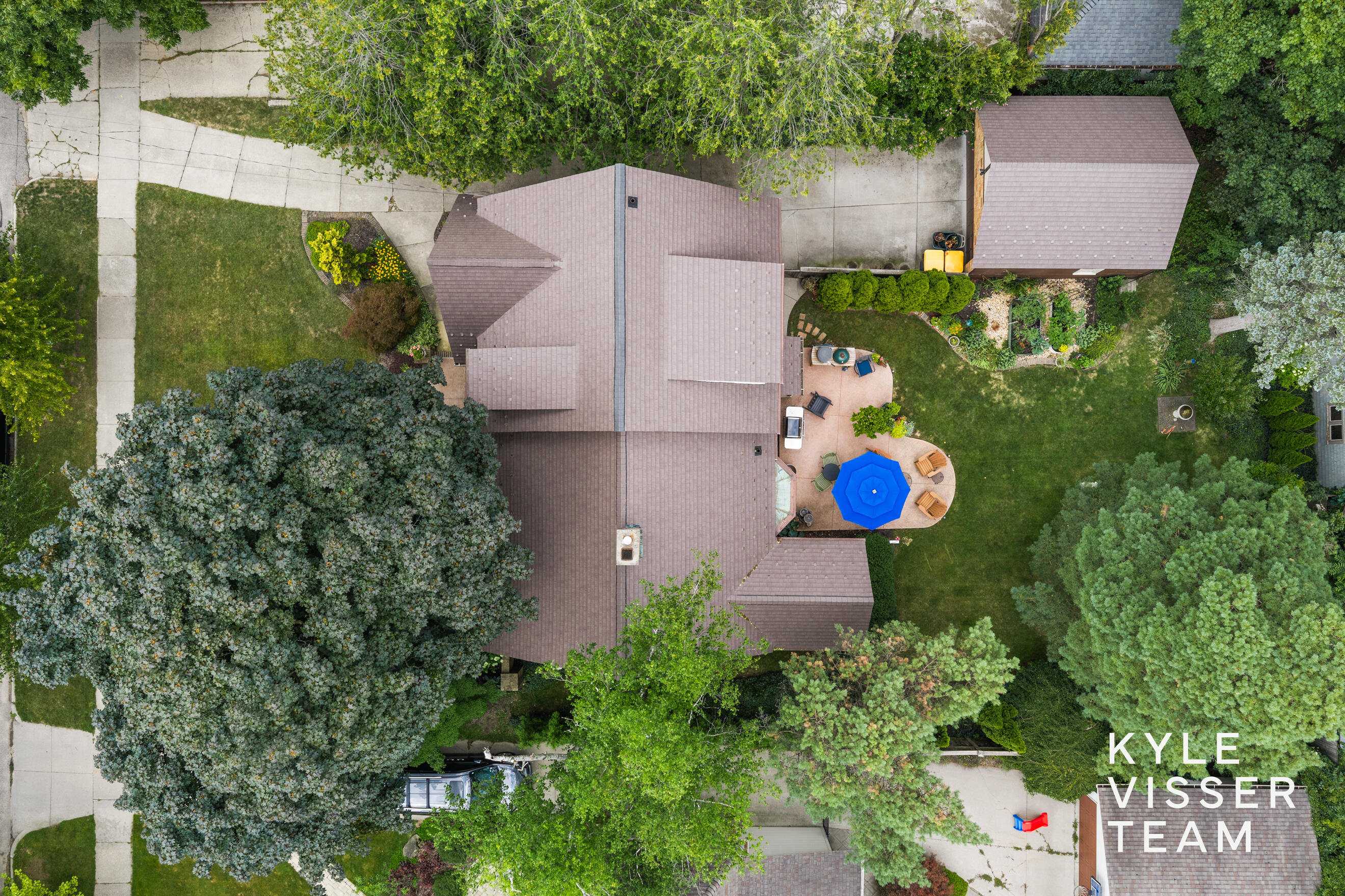 950 Pinecrest Avenue SE East Grand Rapids MI 49506