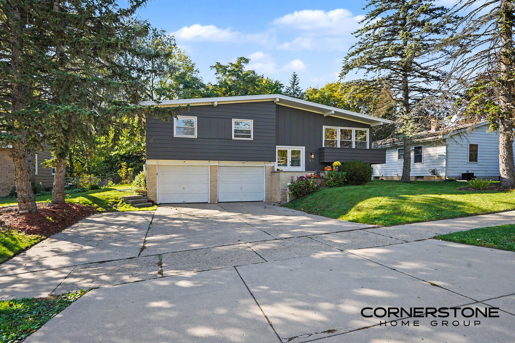 921 Covell Avenue NW Grand Rapids MI 49504