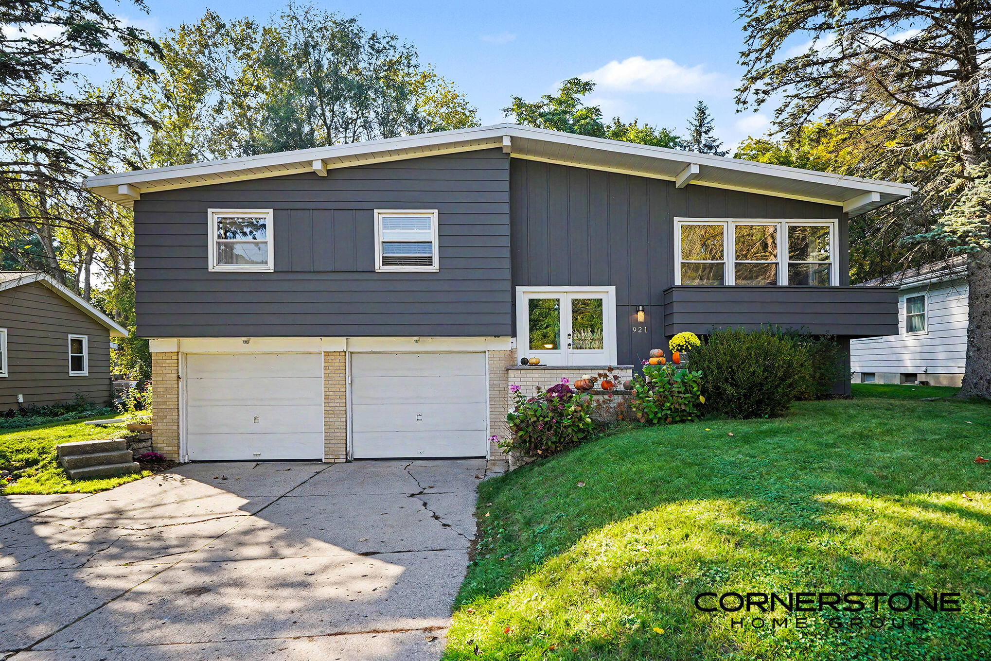 921 Covell Avenue NW Grand Rapids MI 49504