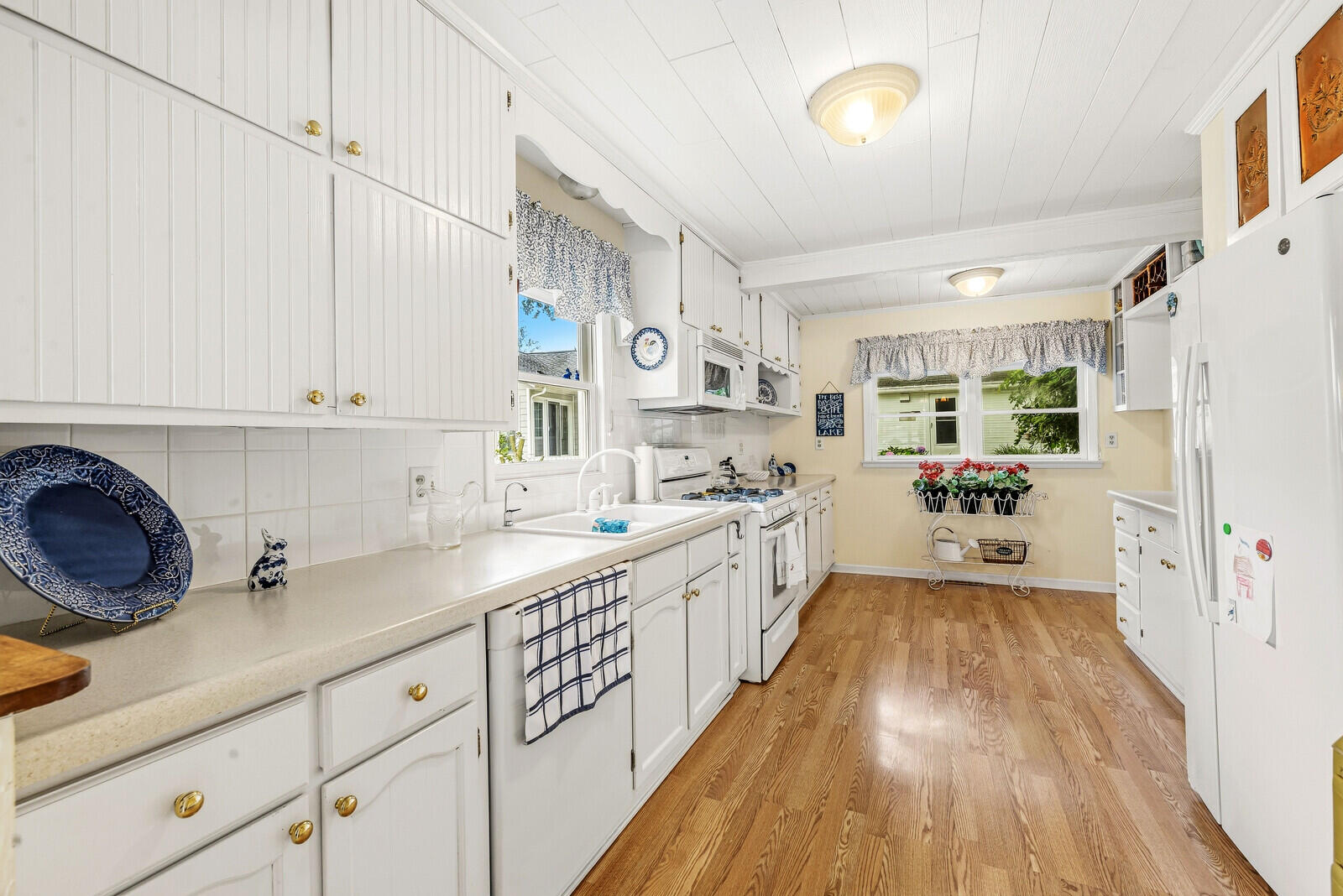23806 S Shore Drive Edwardsburg MI 49112