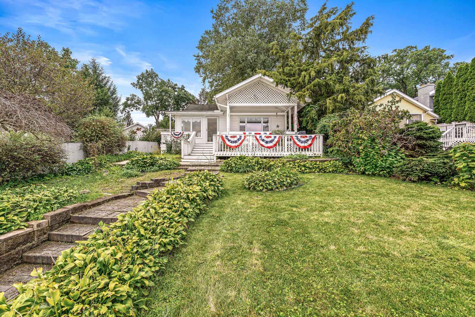 23806 S Shore Drive Edwardsburg MI 49112