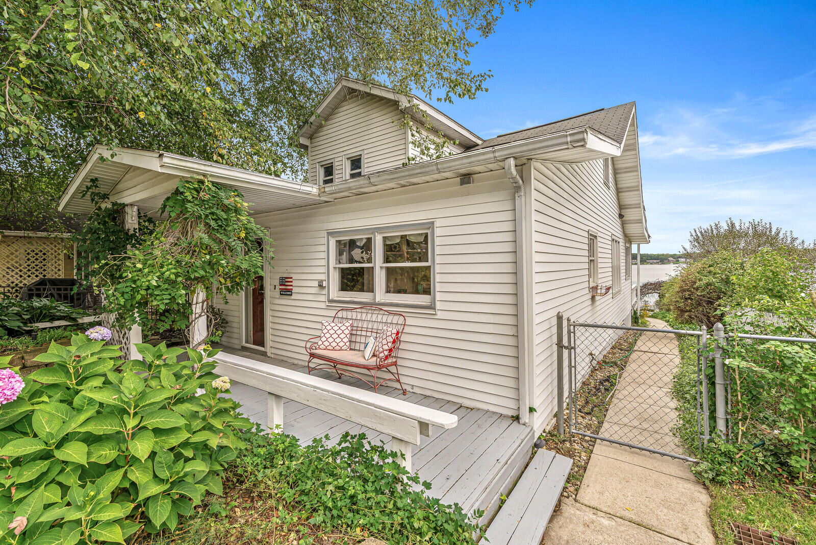 23806 S Shore Drive Edwardsburg MI 49112