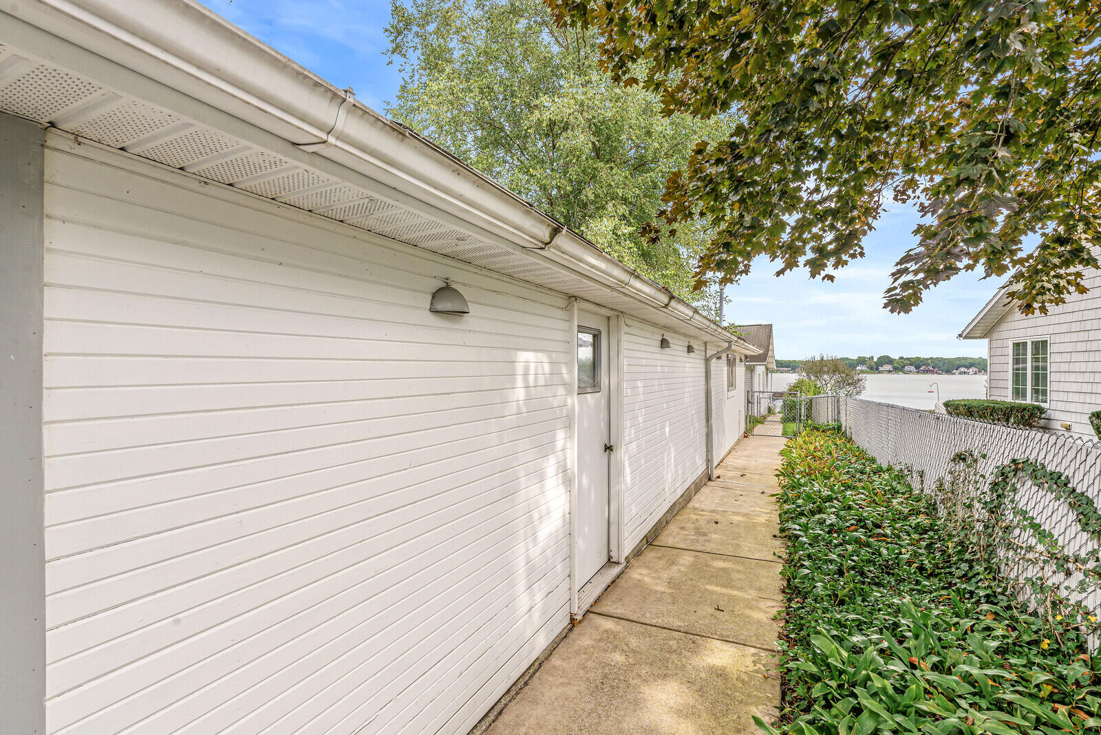 23806 S Shore Drive Edwardsburg MI 49112