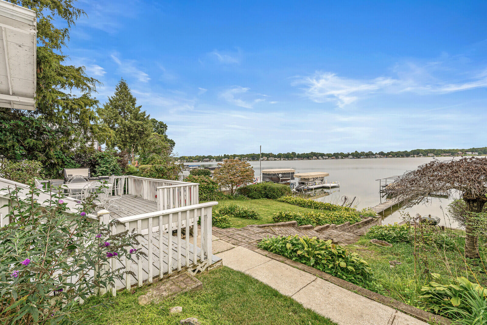 23806 S Shore Drive Edwardsburg MI 49112