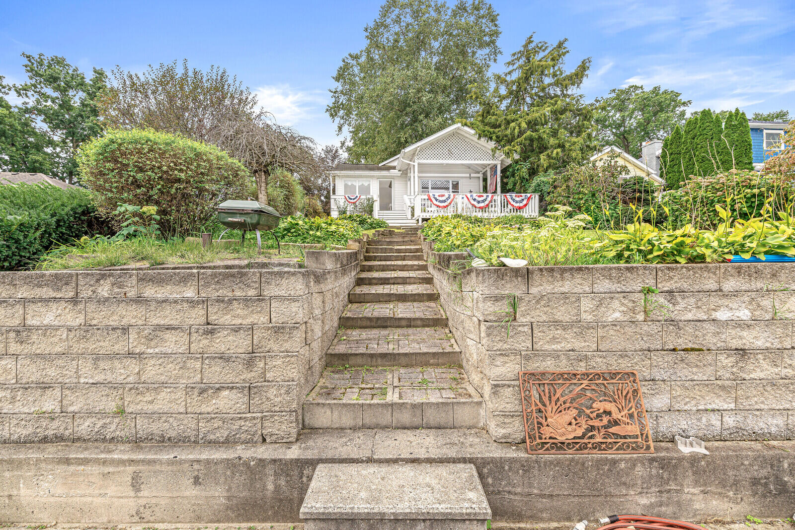23806 S Shore Drive Edwardsburg MI 49112