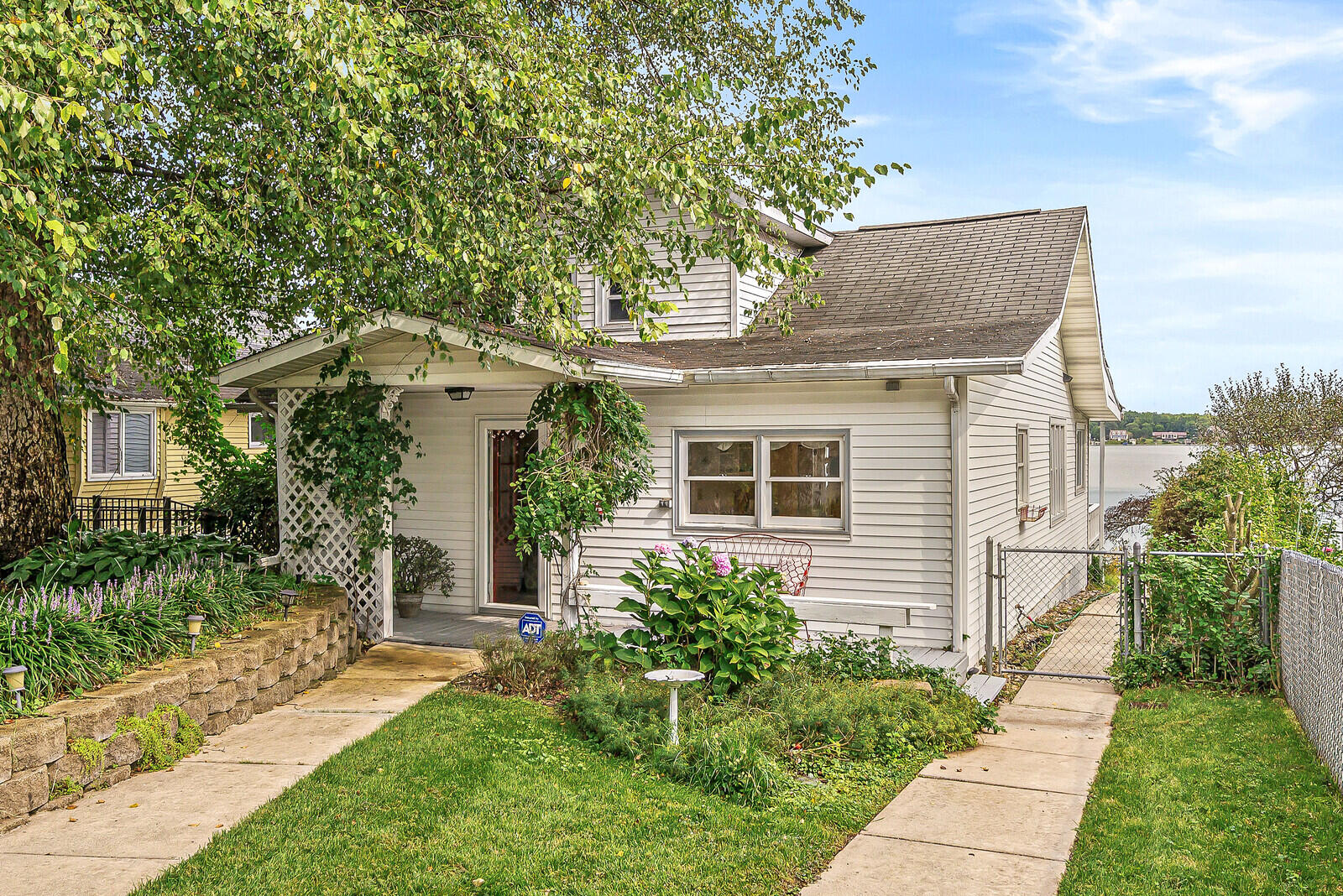 23806 S Shore Drive Edwardsburg MI 49112