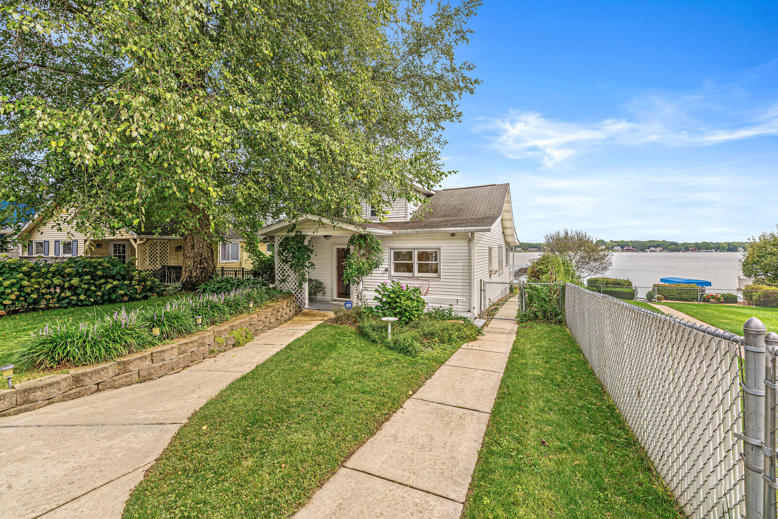 23806 S Shore Drive Edwardsburg MI 49112