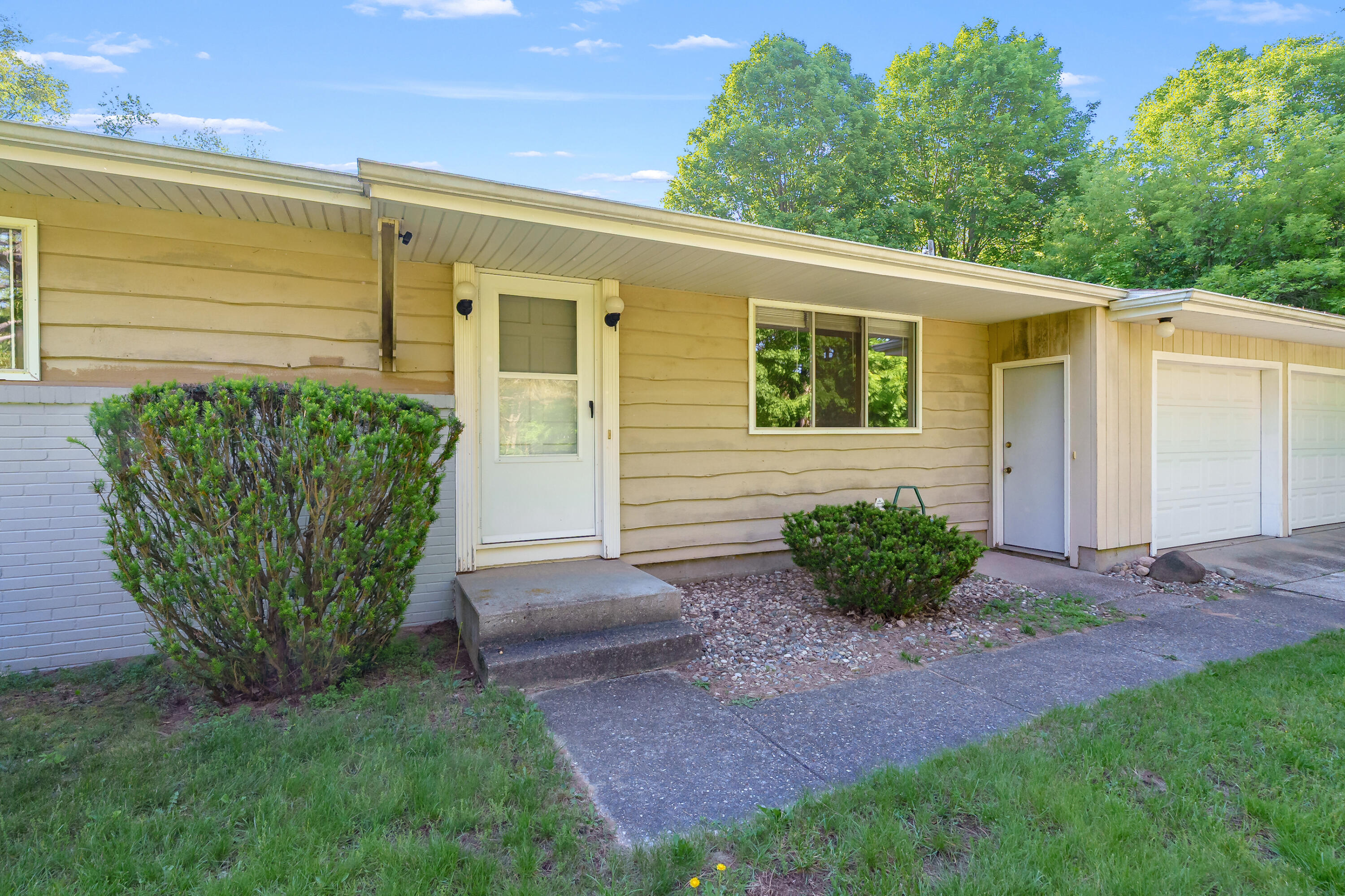 5943 S 6th Street Kalamazoo MI 49009