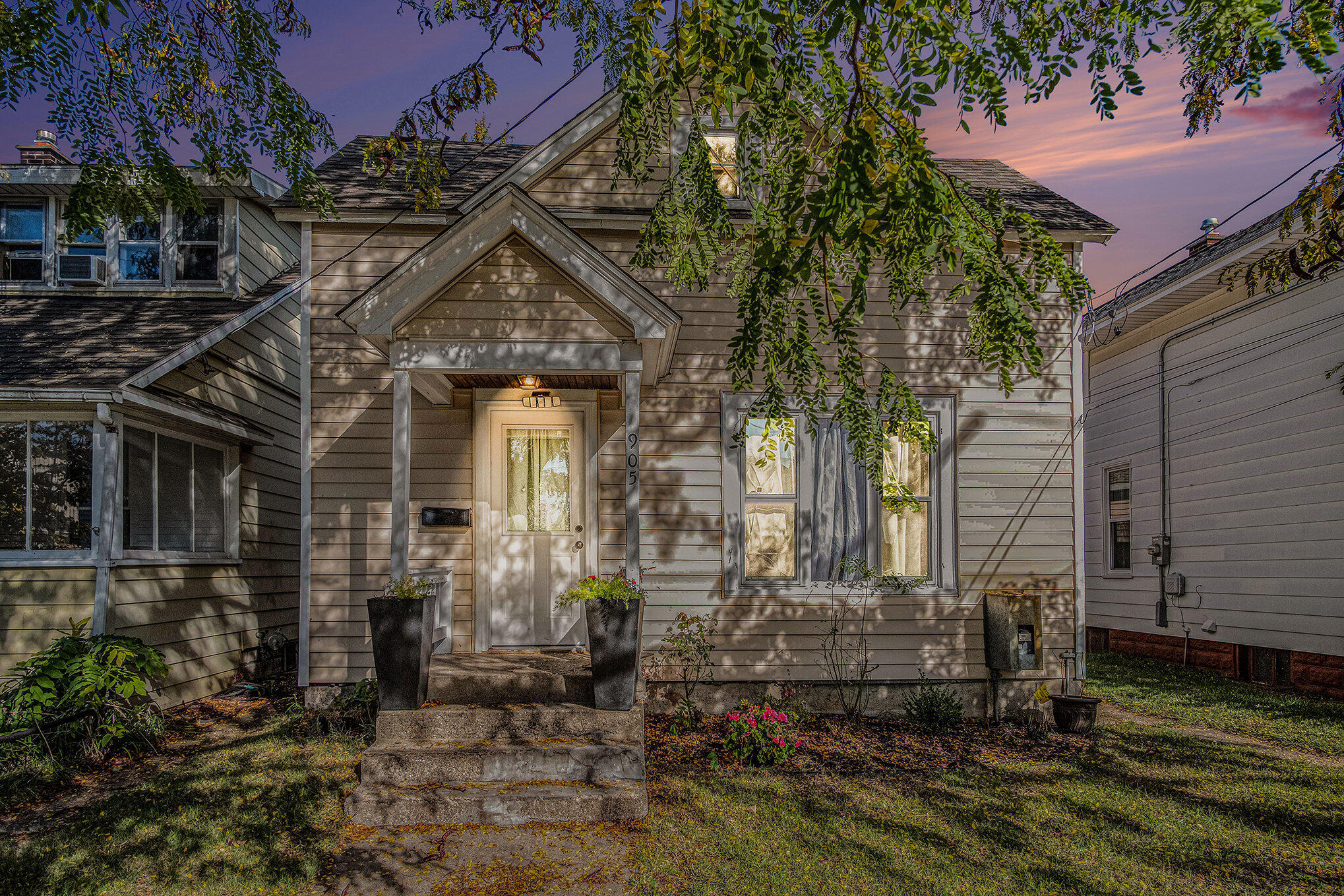 905 Courtney Street NW Grand Rapids MI 49504