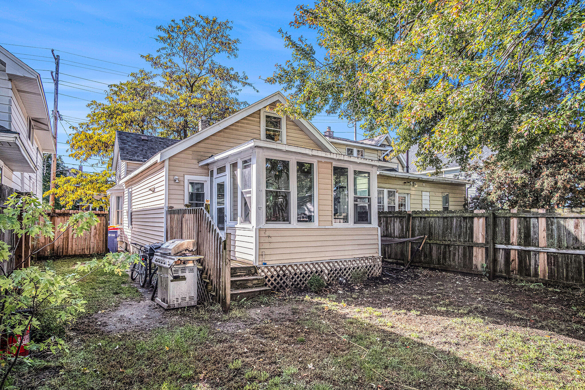 905 Courtney Street NW Grand Rapids MI 49504
