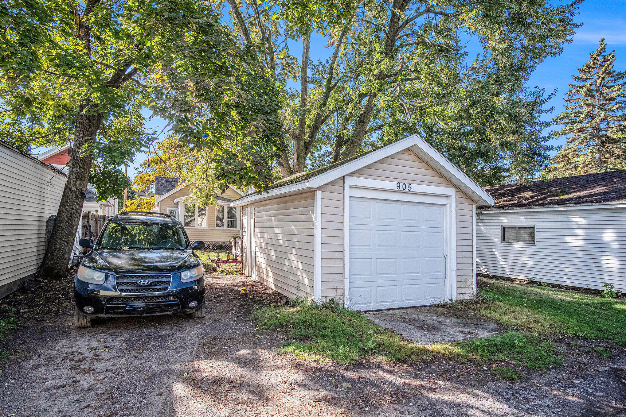 905 Courtney Street NW Grand Rapids MI 49504