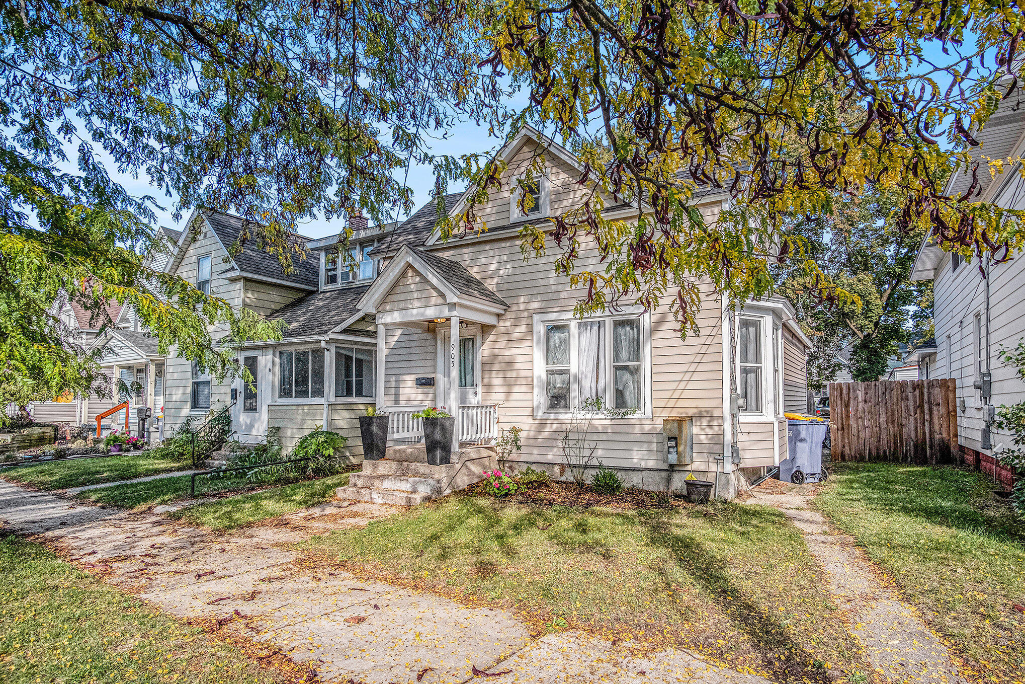 905 Courtney Street NW Grand Rapids MI 49504