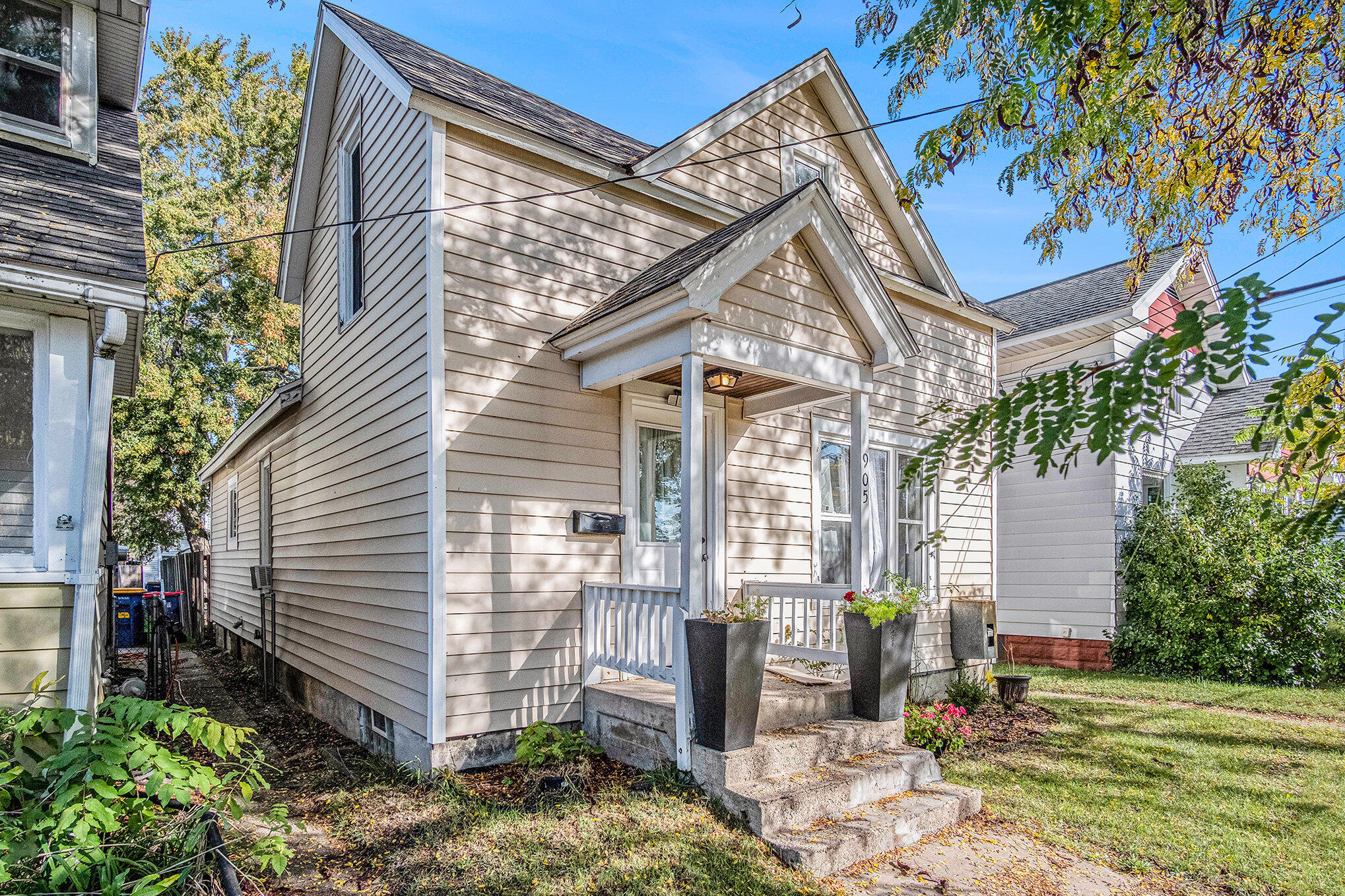 905 Courtney Street NW Grand Rapids MI 49504