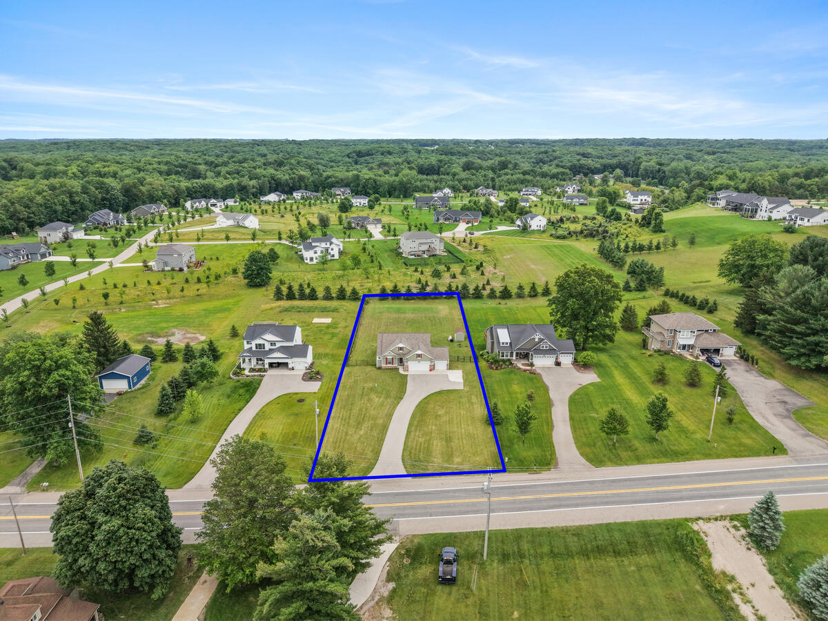 5832 Thornapple River Drive SE Grand Rapids MI 49512