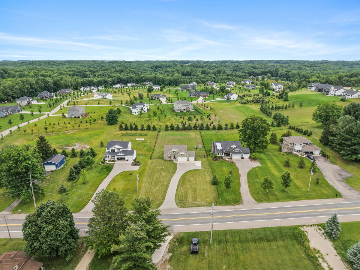 5832 Thornapple River Drive SE Grand Rapids MI 49512