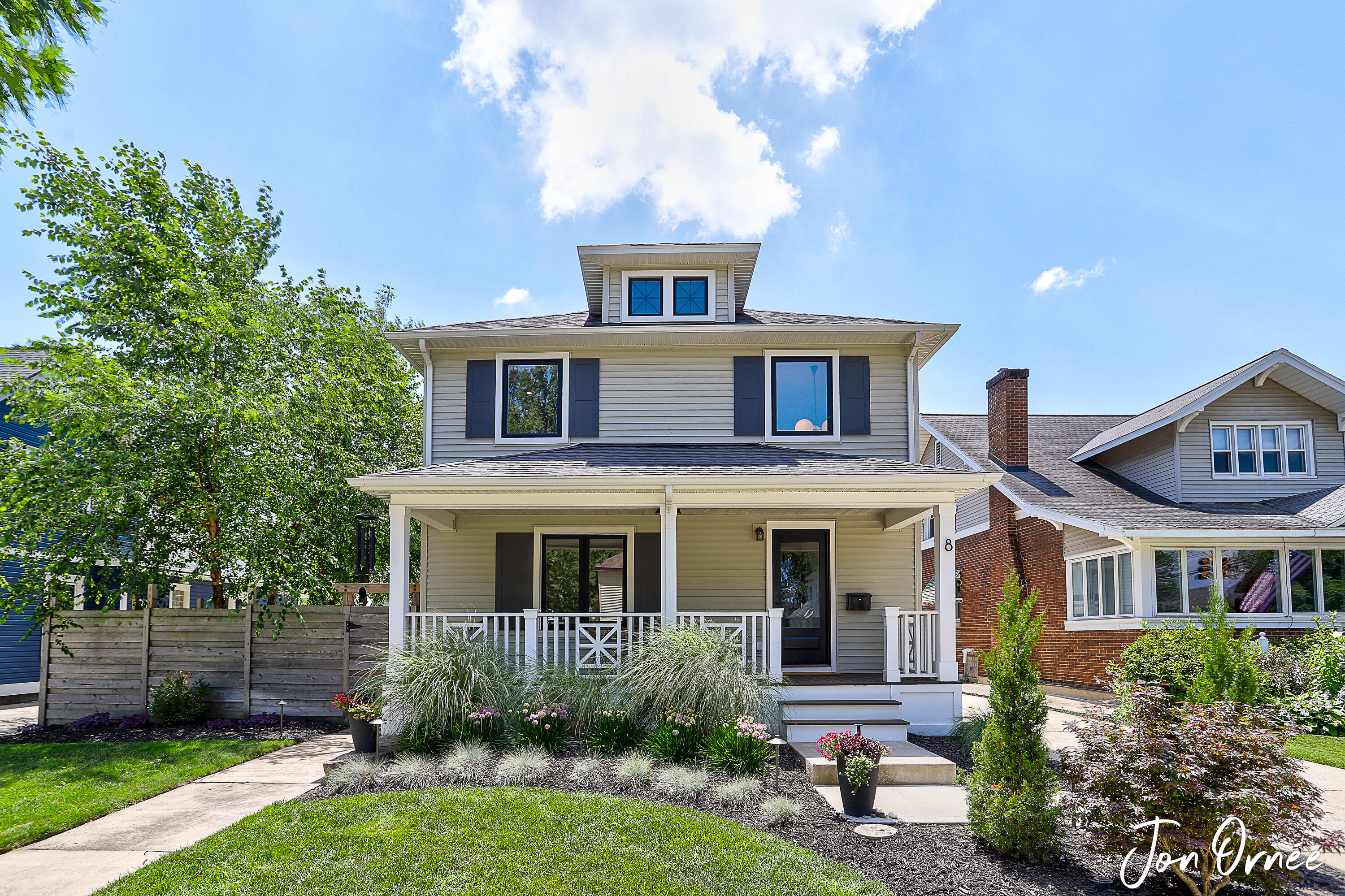 8 E Central Avenue Zeeland MI 49464