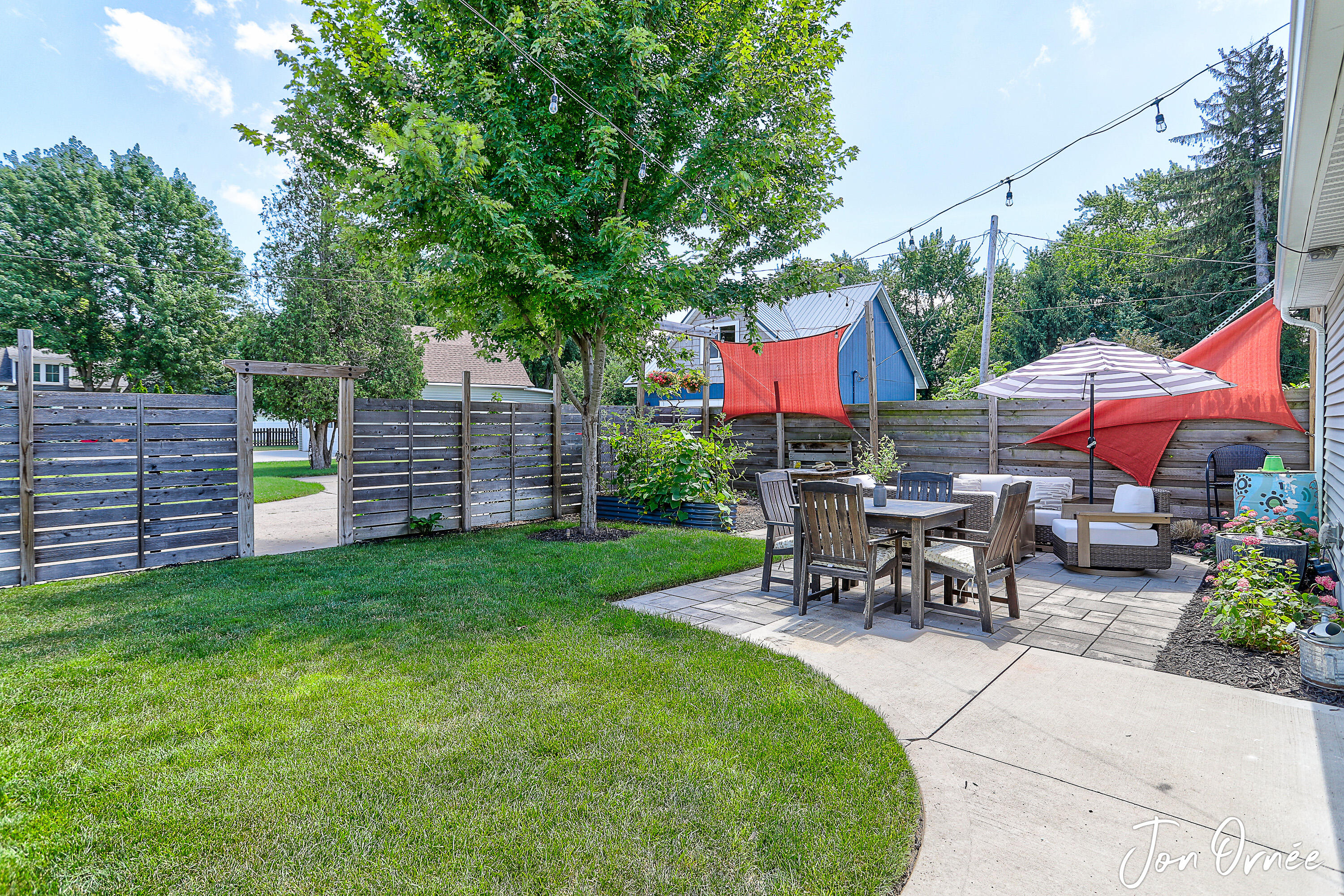 8 E Central Avenue Zeeland MI 49464