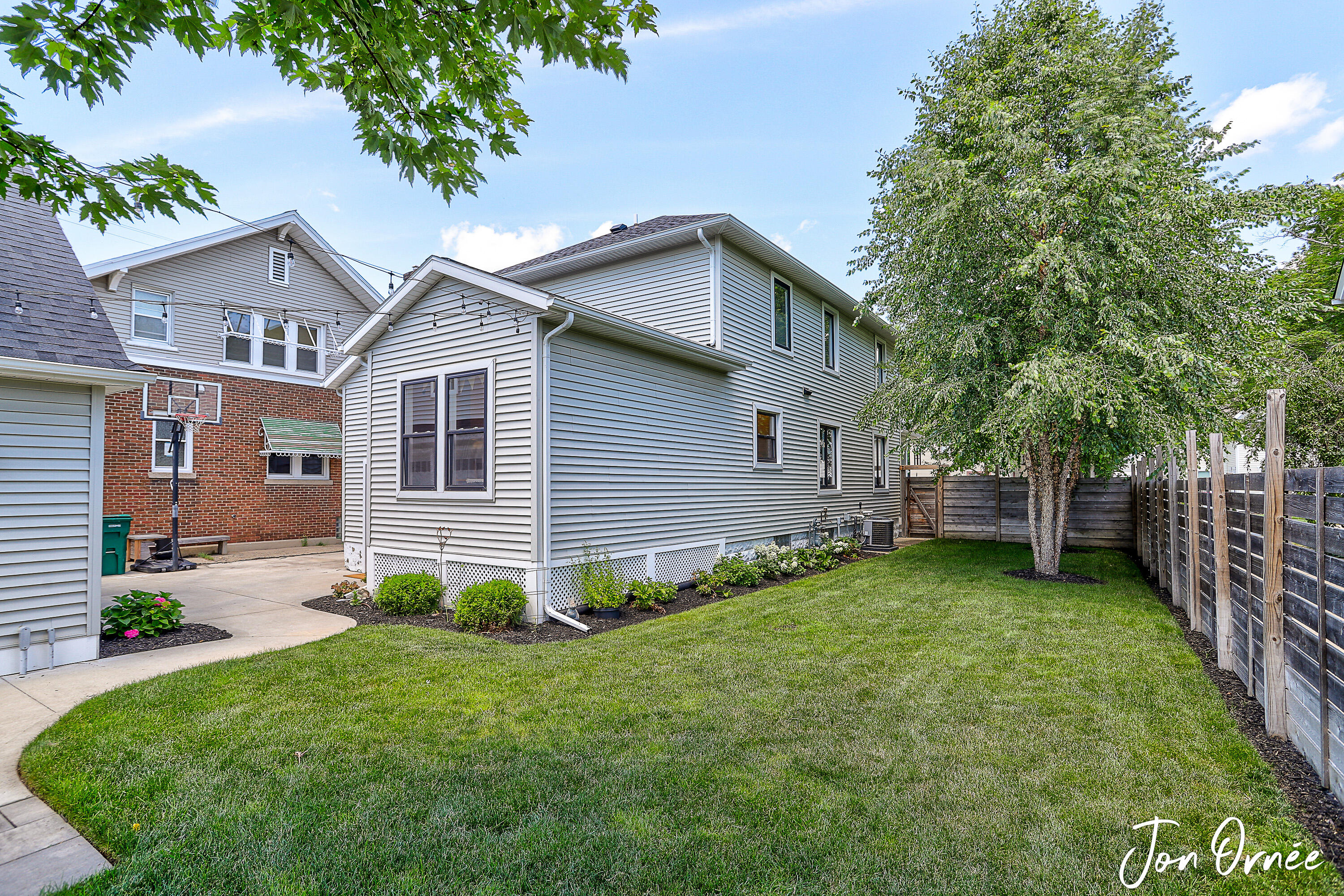 8 E Central Avenue Zeeland MI 49464