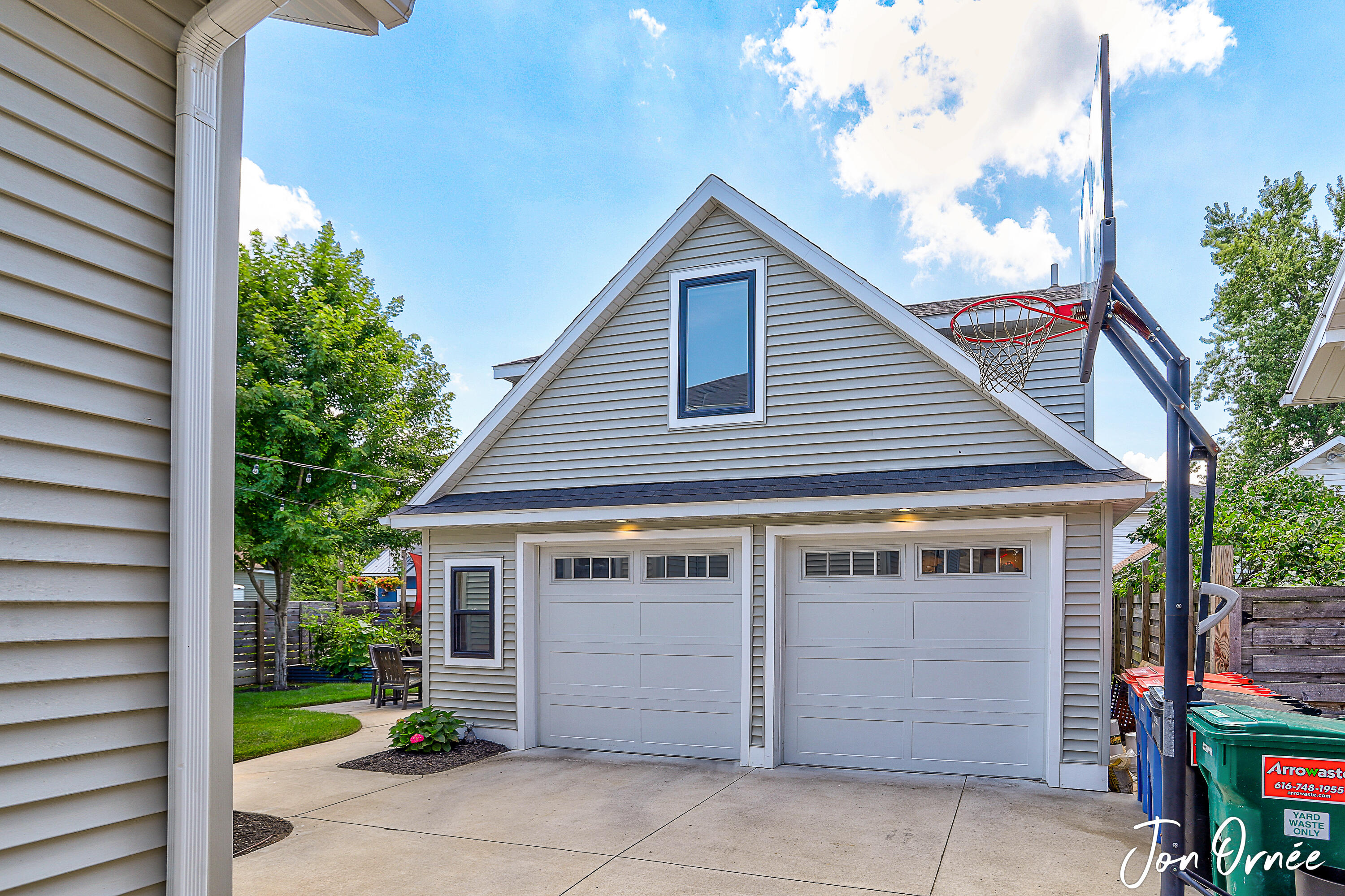 8 E Central Avenue Zeeland MI 49464
