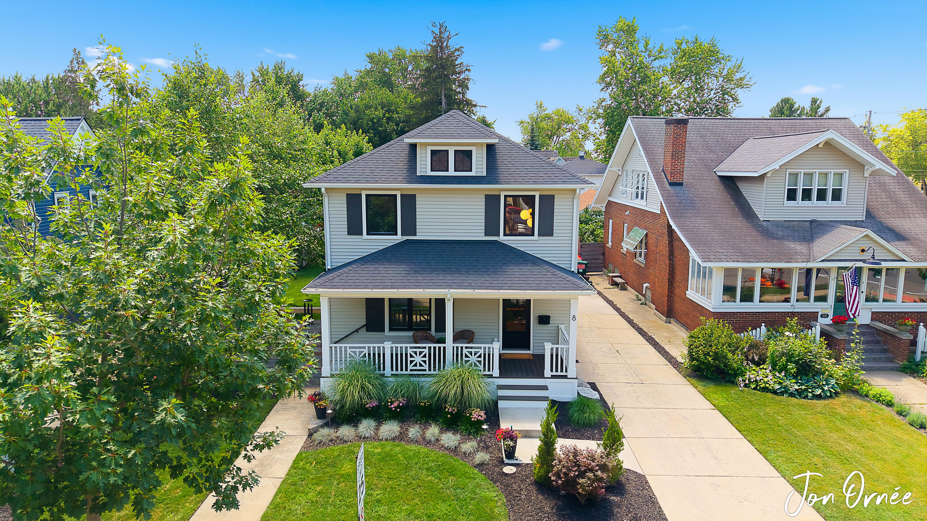 8 E Central Avenue Zeeland MI 49464